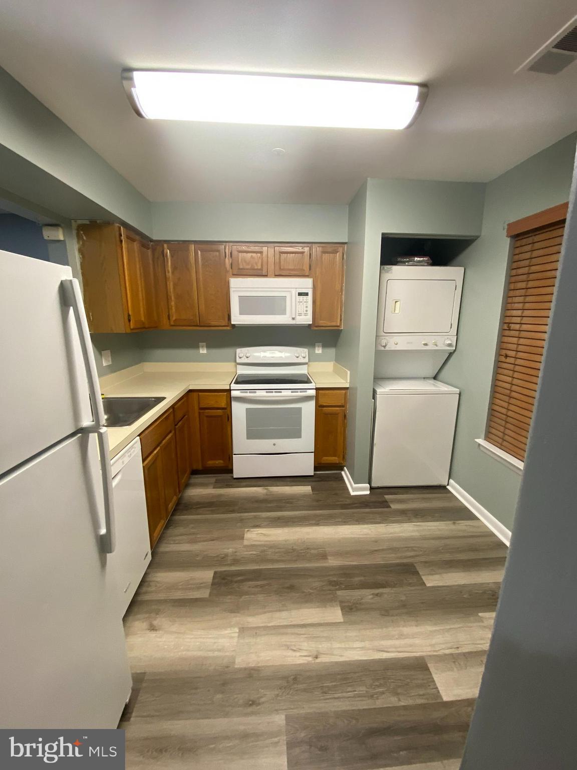 DEVON HILLS CONDO - Residential Lease