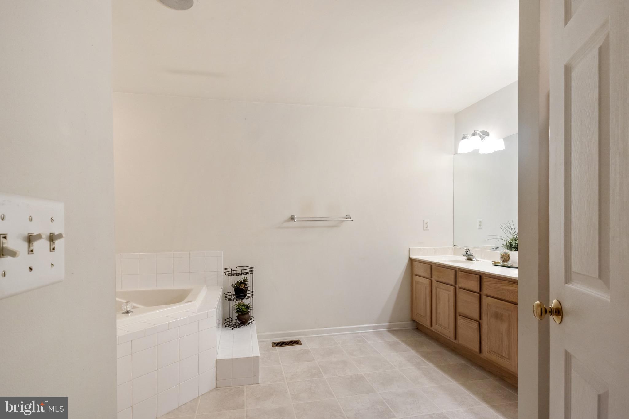 THE GROVE - Residential