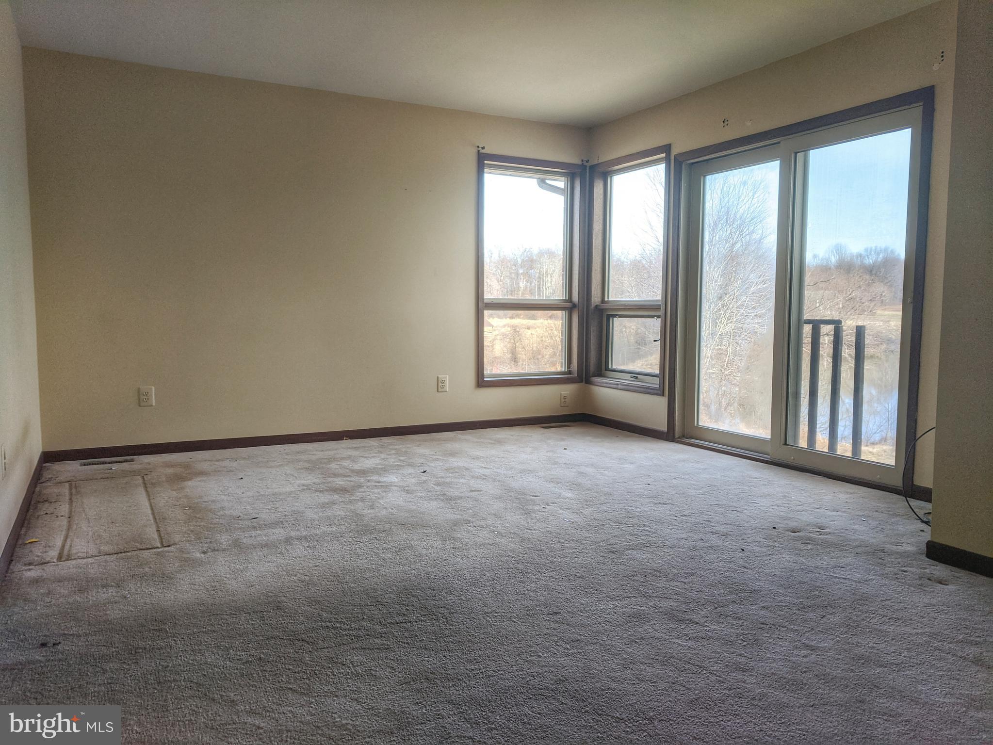 RUNNYMEADE FARM - Residential