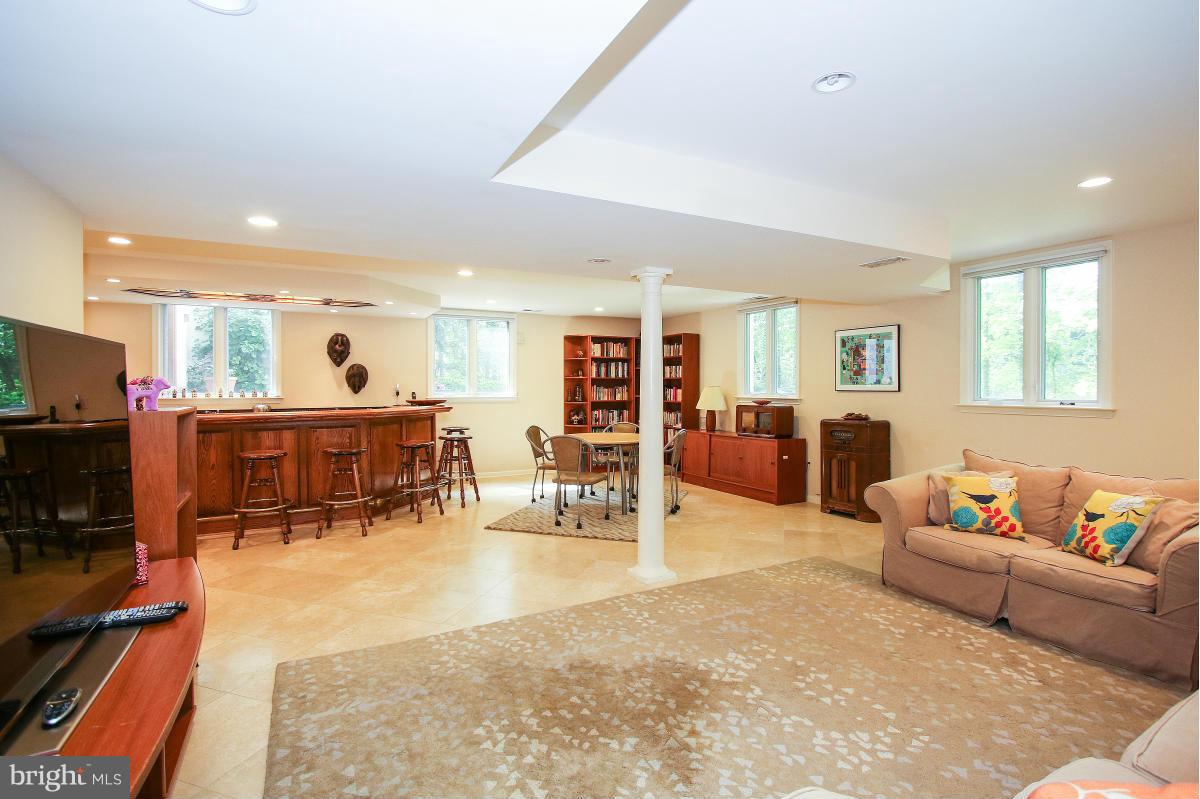 BRADLEY HILLS GROVE - Residential