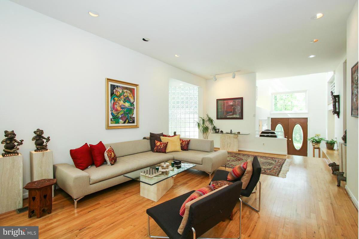 BRADLEY HILLS GROVE - Residential