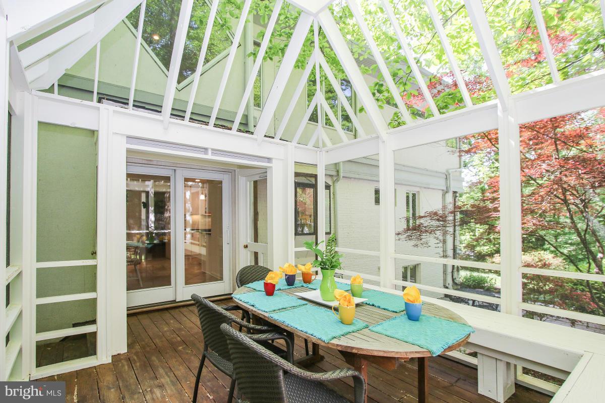 BRADLEY HILLS GROVE - Residential