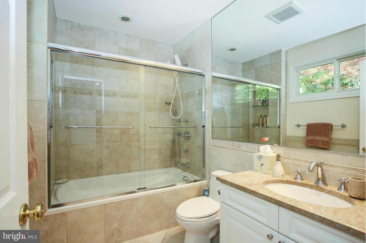 BRADLEY HILLS GROVE - Residential