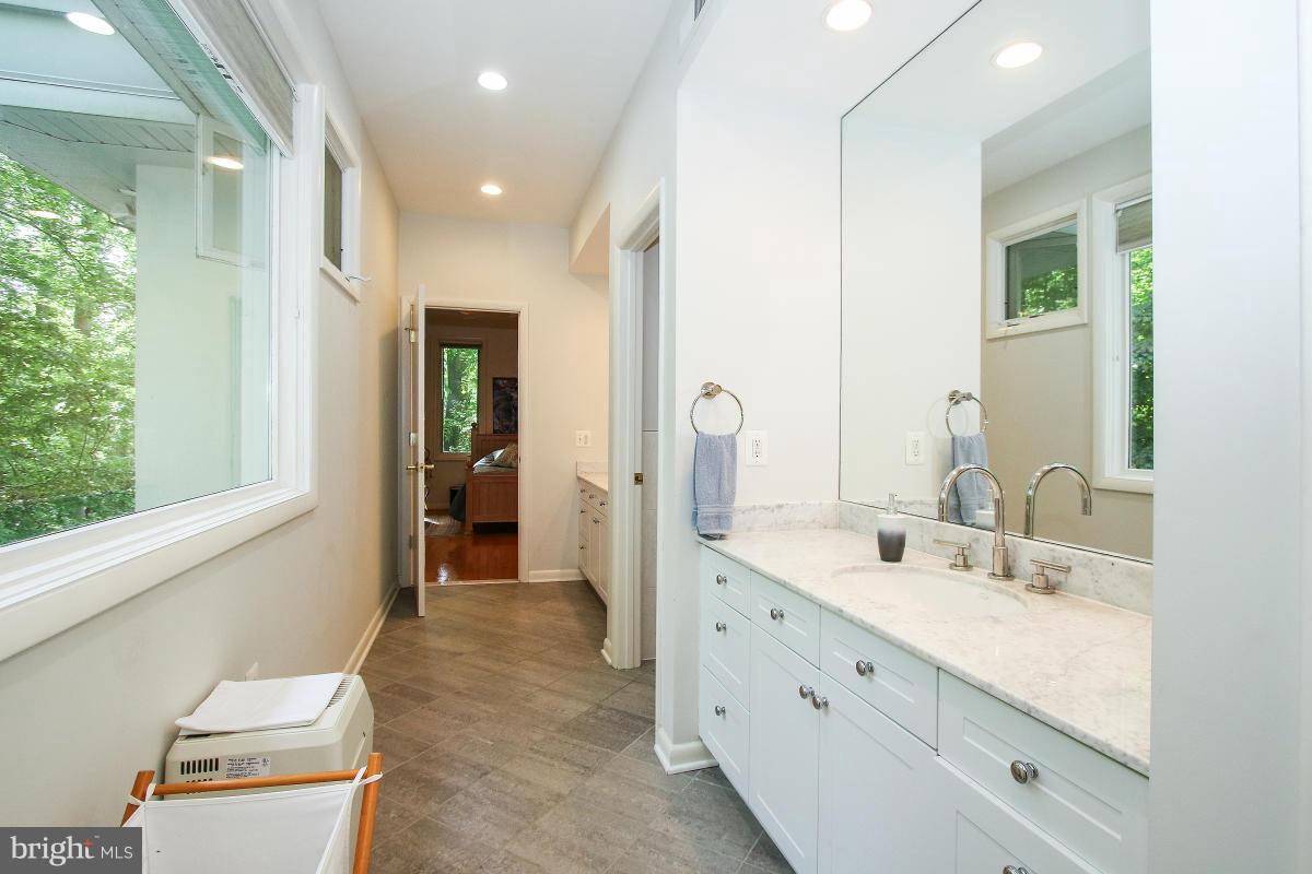 BRADLEY HILLS GROVE - Residential