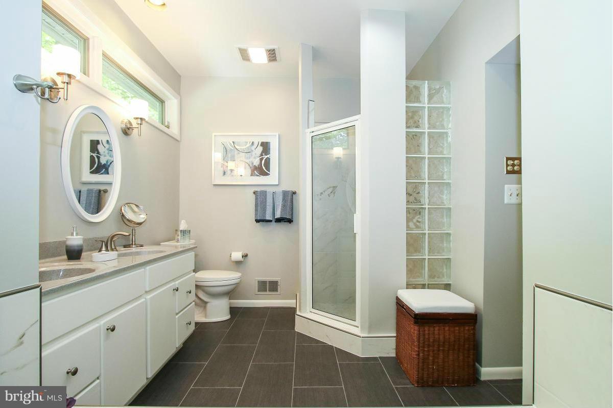 BRADLEY HILLS GROVE - Residential