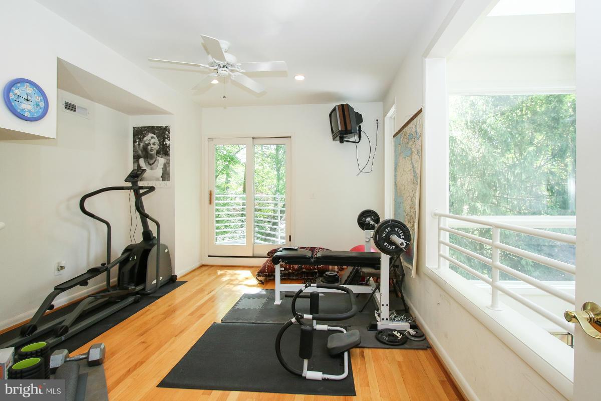 BRADLEY HILLS GROVE - Residential