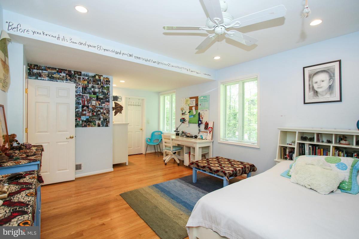 BRADLEY HILLS GROVE - Residential