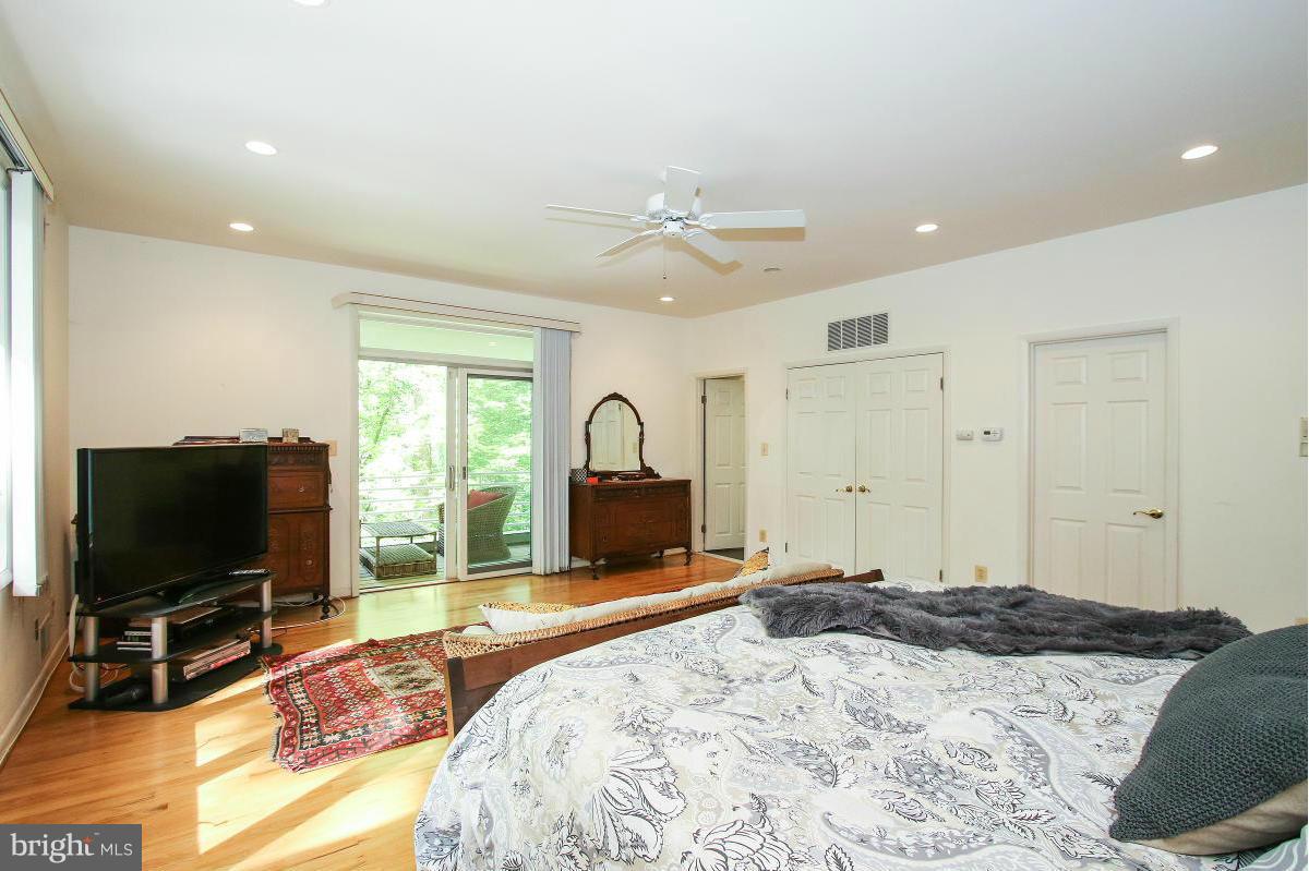 BRADLEY HILLS GROVE - Residential