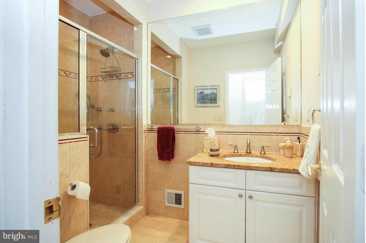 BRADLEY HILLS GROVE - Residential