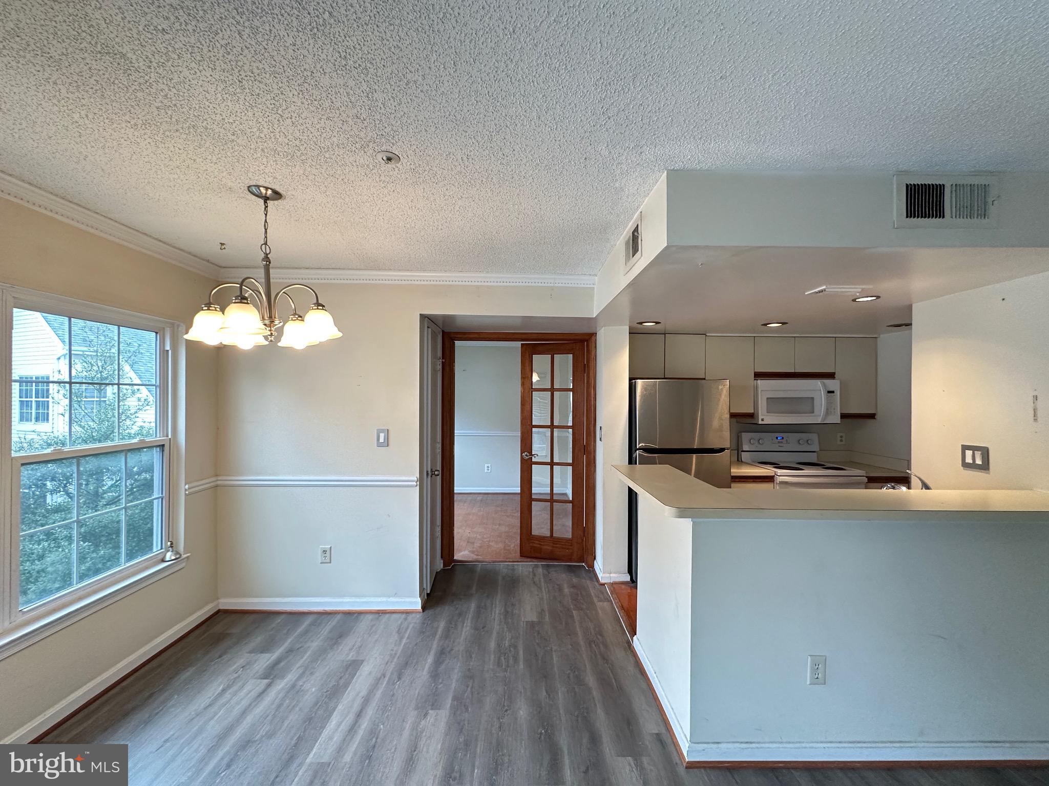 VISTAS 2 AT LAUREL - Residential Lease