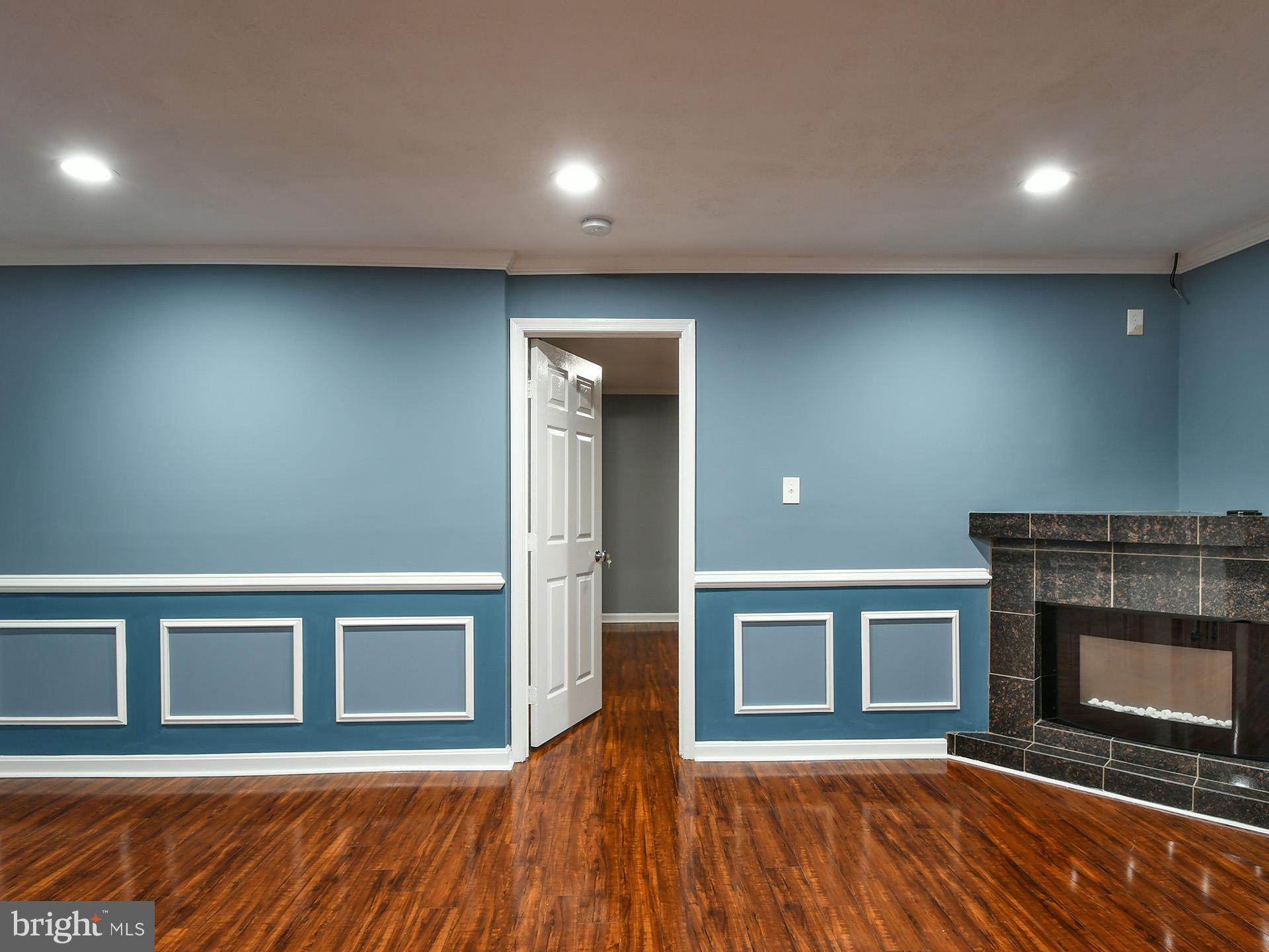 LAKE POINTE AT TOWN CENTER - Residential Lease