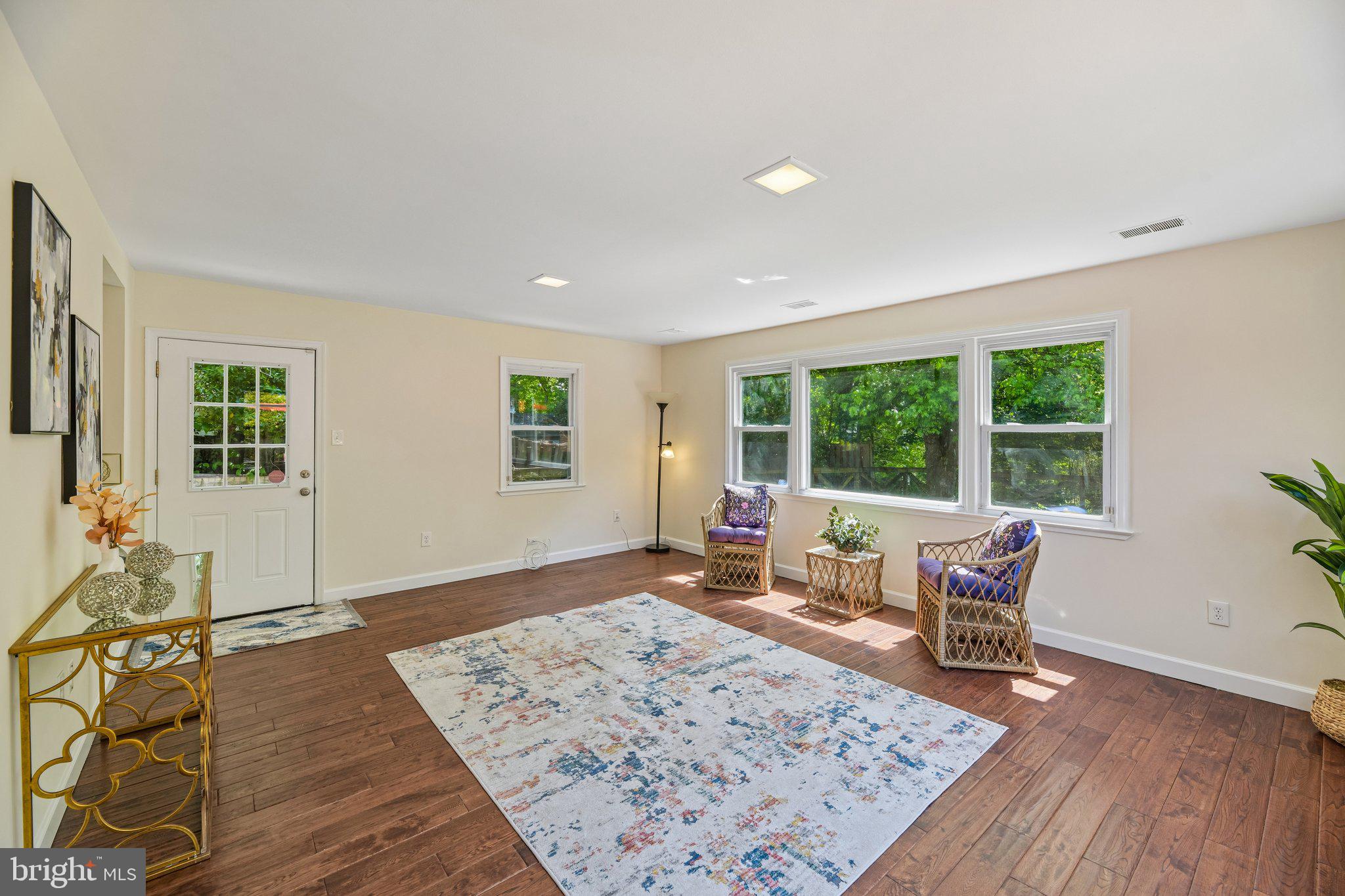 BARCROFT - Residential