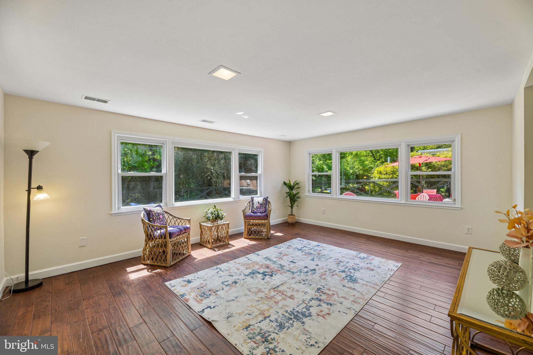 BARCROFT - Residential