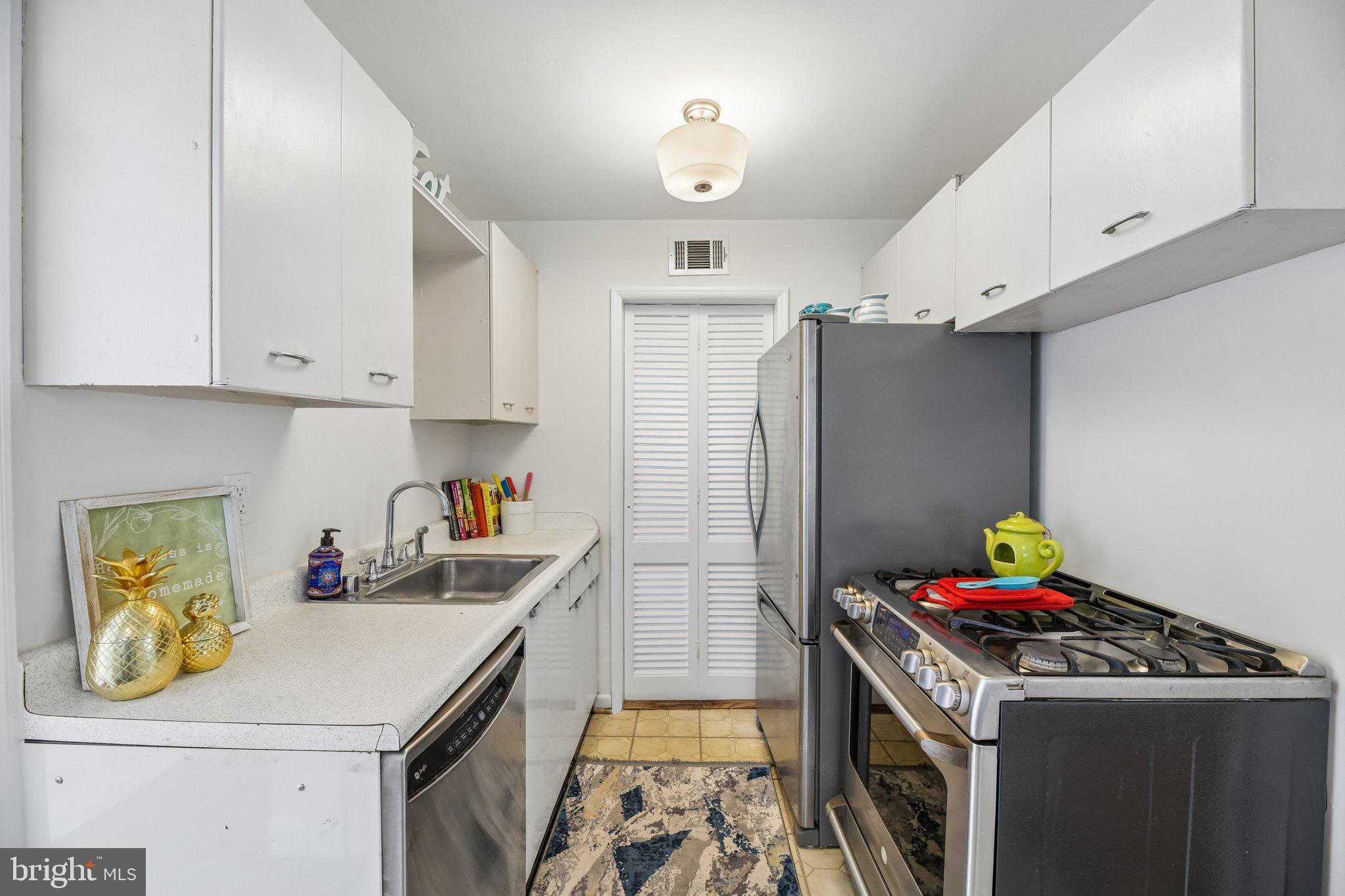 BARCROFT - Residential