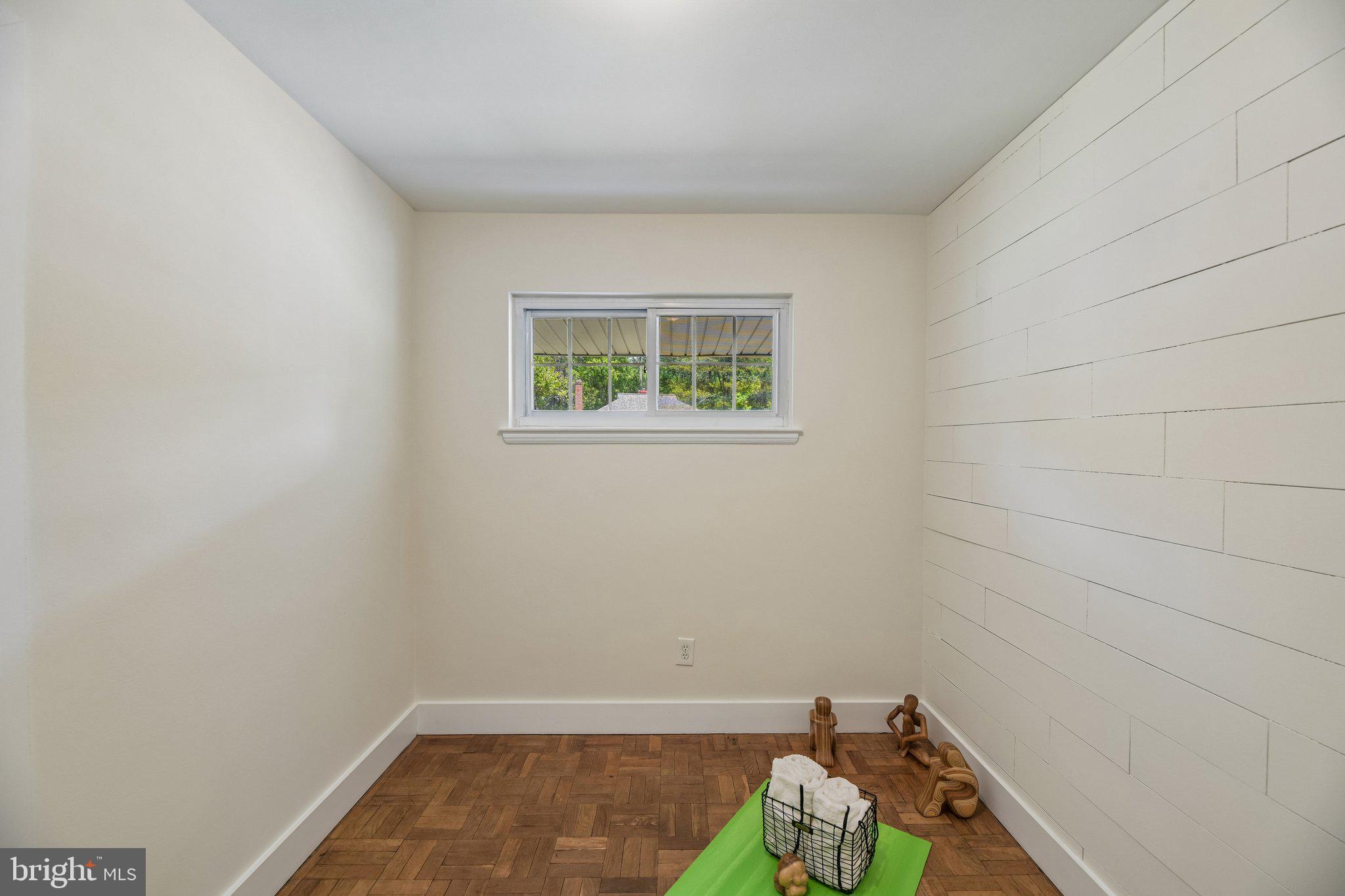 BARCROFT - Residential