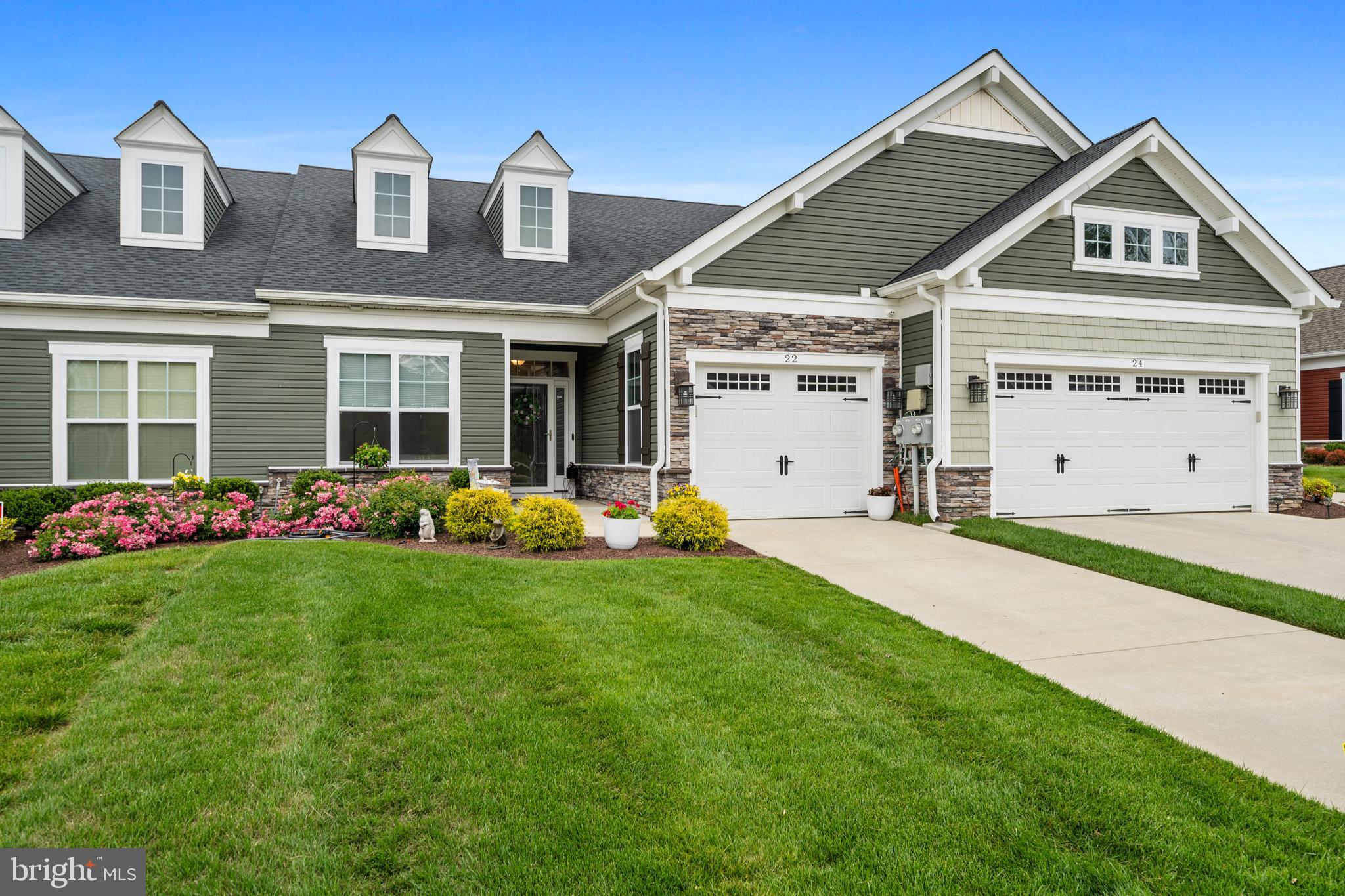 22 CAMDEN CIRCLE