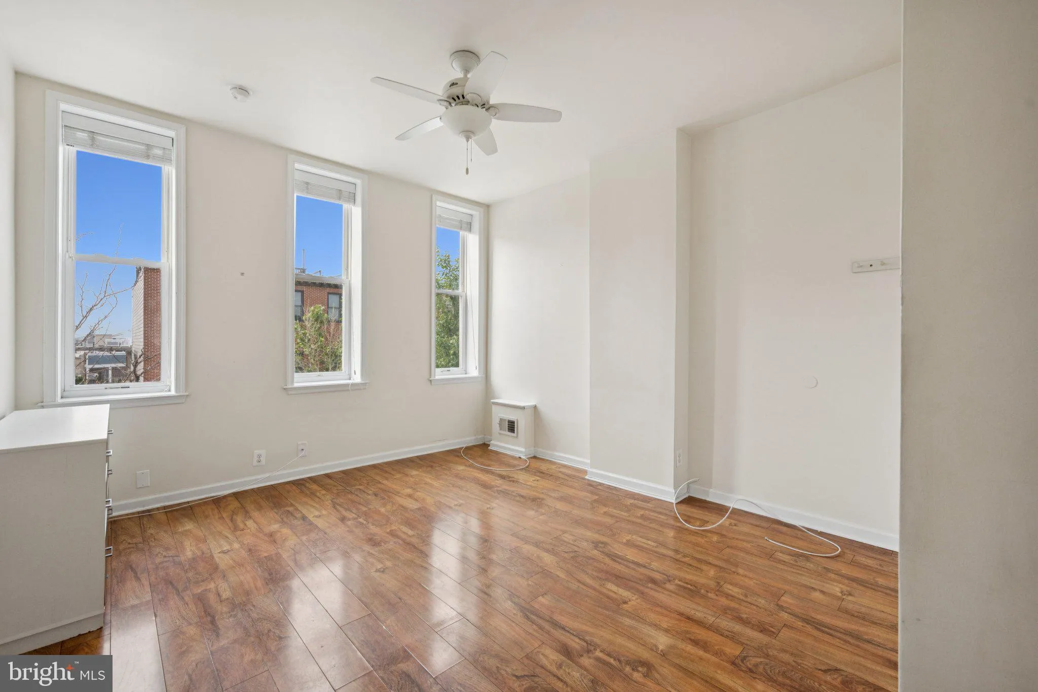 Baltimore, Maryland 21224, United States, 3 Bedrooms Bedrooms, ,3 BathroomsBathrooms,Residential,Pending,144870