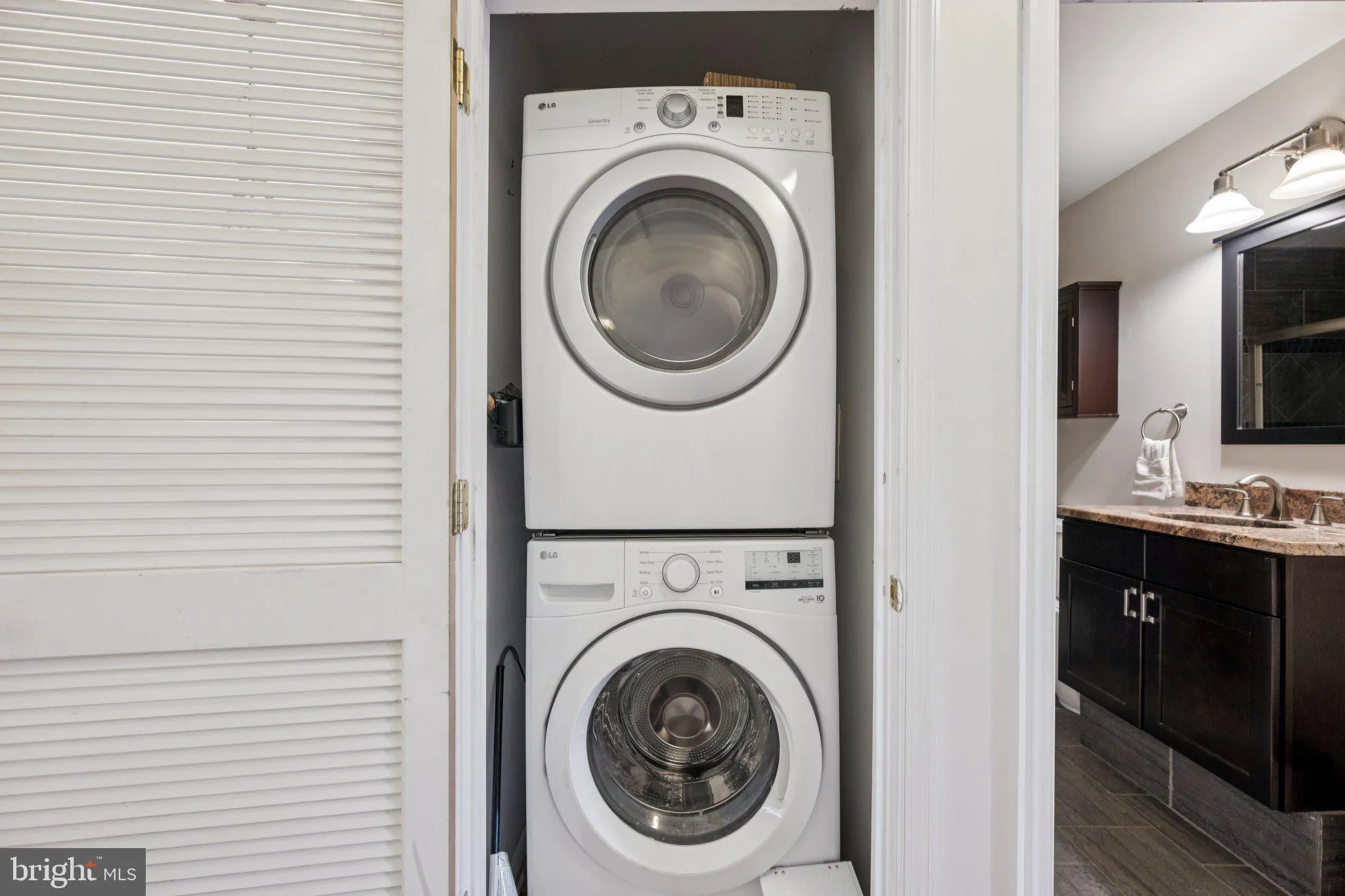 Baltimore, Maryland 21224, United States, 3 Bedrooms Bedrooms, ,3 BathroomsBathrooms,Residential,Pending,144870