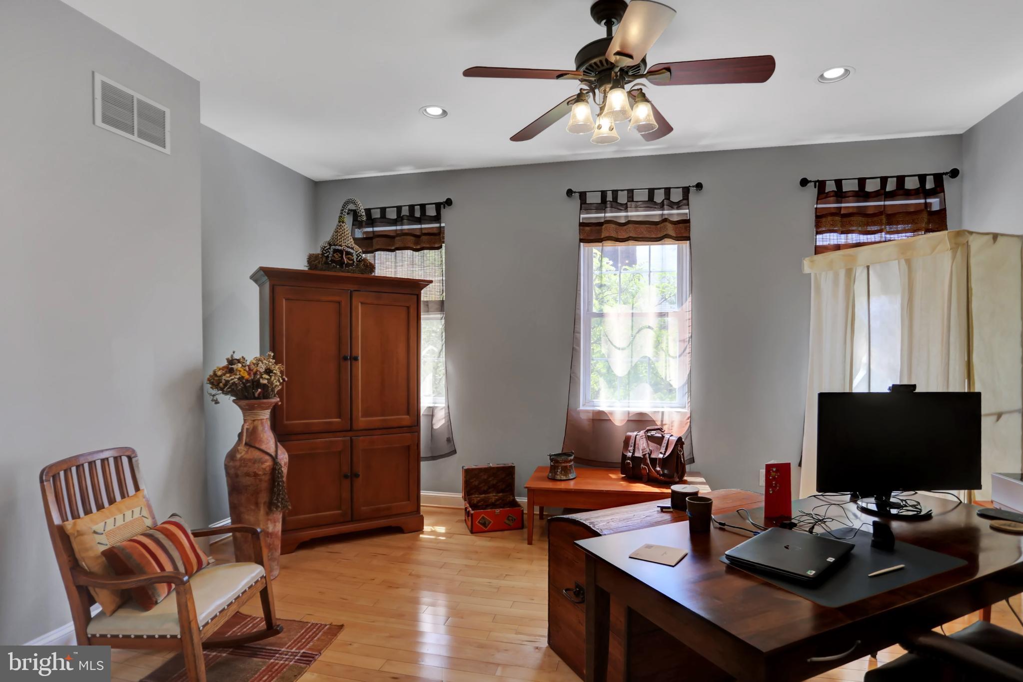 BUTCHER'S HILL - Residential