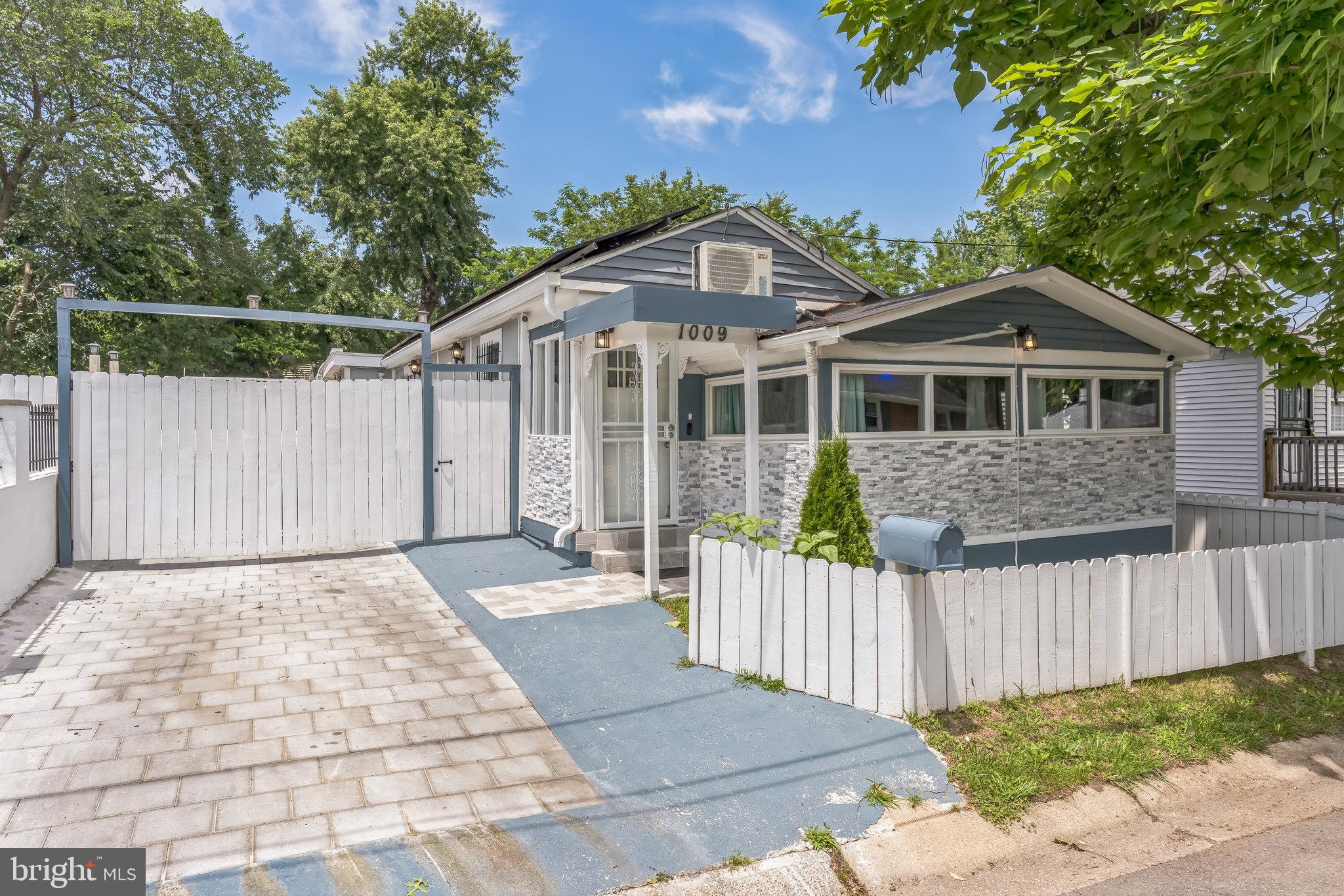 1009 JANSEN AVENUE