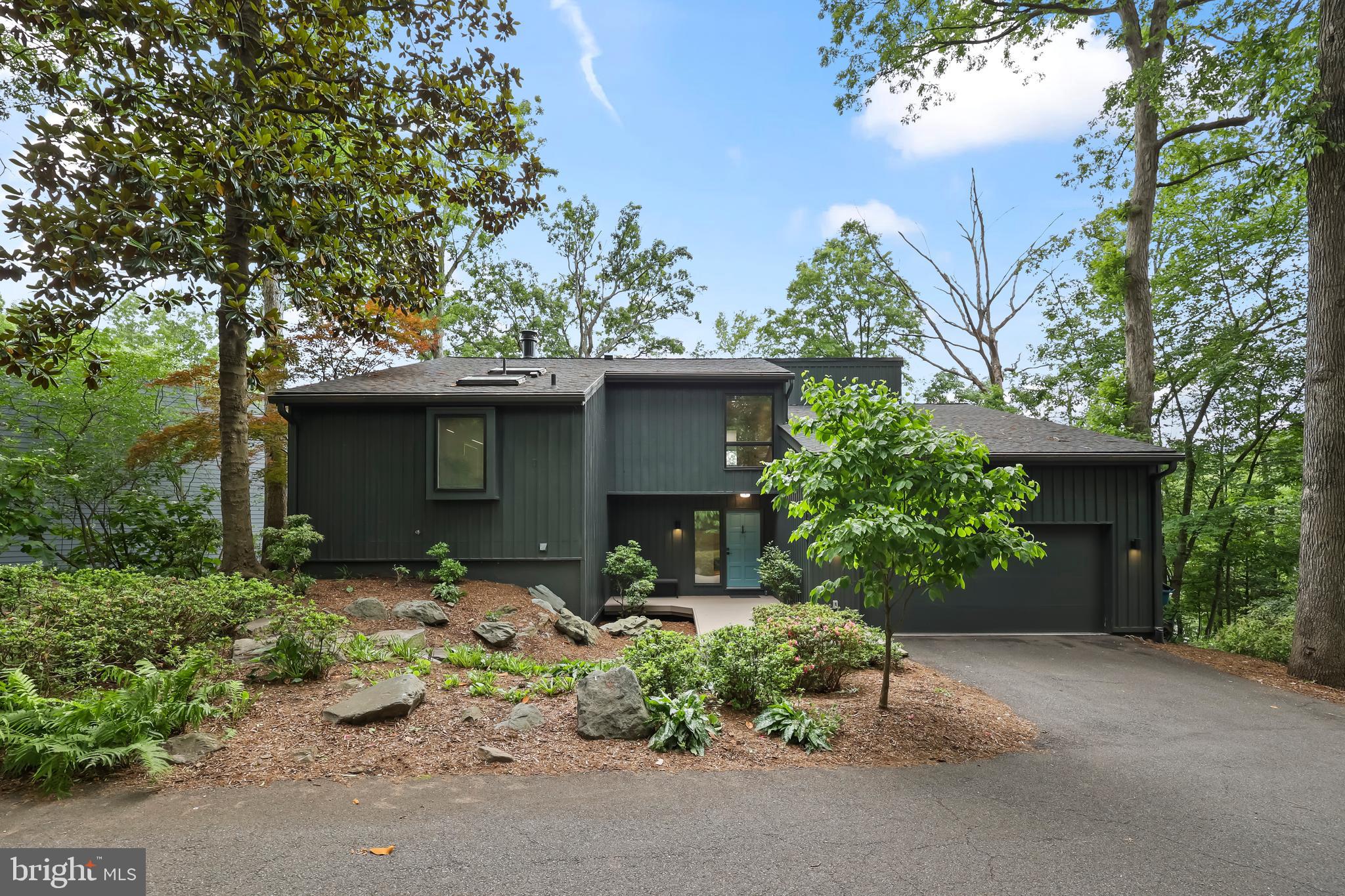 2201 BURGEE COURT