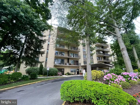 416 Chestnut Street Unit 416, Cherry Hill, NJ MLS: NJCD2077012