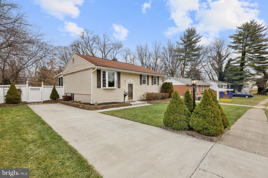 Classic Updated Split Foyer in Country Club Estates!  Fresh Paint, New Carpet, New Lighting, Updated Door Knobs and Hardware through  out!  Updated Bathroom with Dual Flush Toilet, Tile Shower, New Tile Floor and Vanity.  Cozy Kitchen Features, Stainless Steel Stove & Microwave, Corian Counters with Double Sink.  Dining Room Big Enough for the whole family!  Two separate living rooms one upstairs and one down stairs.  A large Recreation Area in the basement.  Enclosed sunroom off dining room with views of the backyards and woods.  Gas Fireplace for those chili nights!  HVAC and Water Heater have been updated!  Large Laundry and Workshop in Basement.  Large Shed for Extra Workspace.  Backs to Trees for Peace and Quiet.  Paver Patio for Outdoor Fun!  Fully Fenced and ready for you!  Don't miss your chance!
One Year First American Warranty Included!