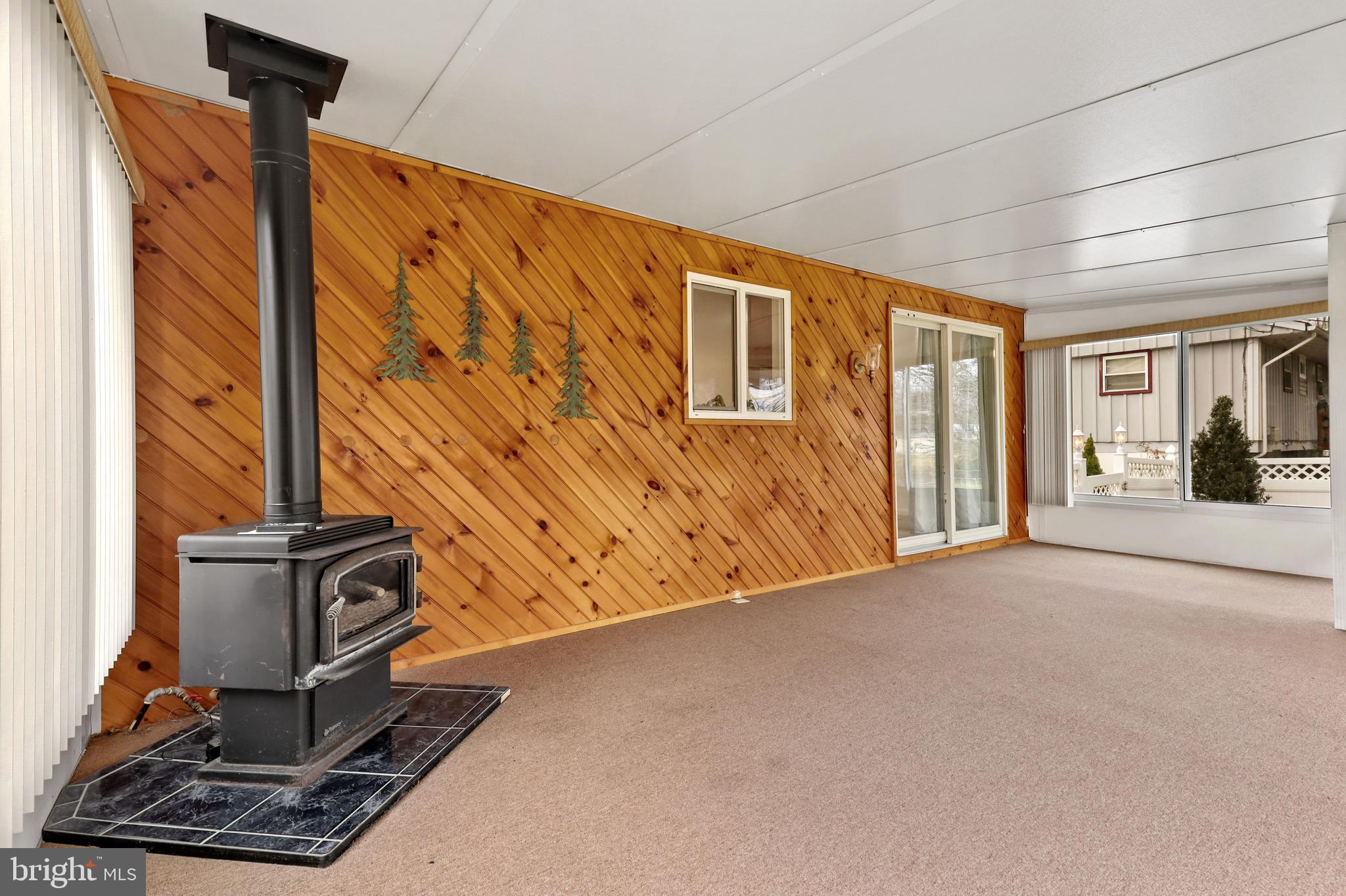 COUNTRY CLUB ESTATES - Residential