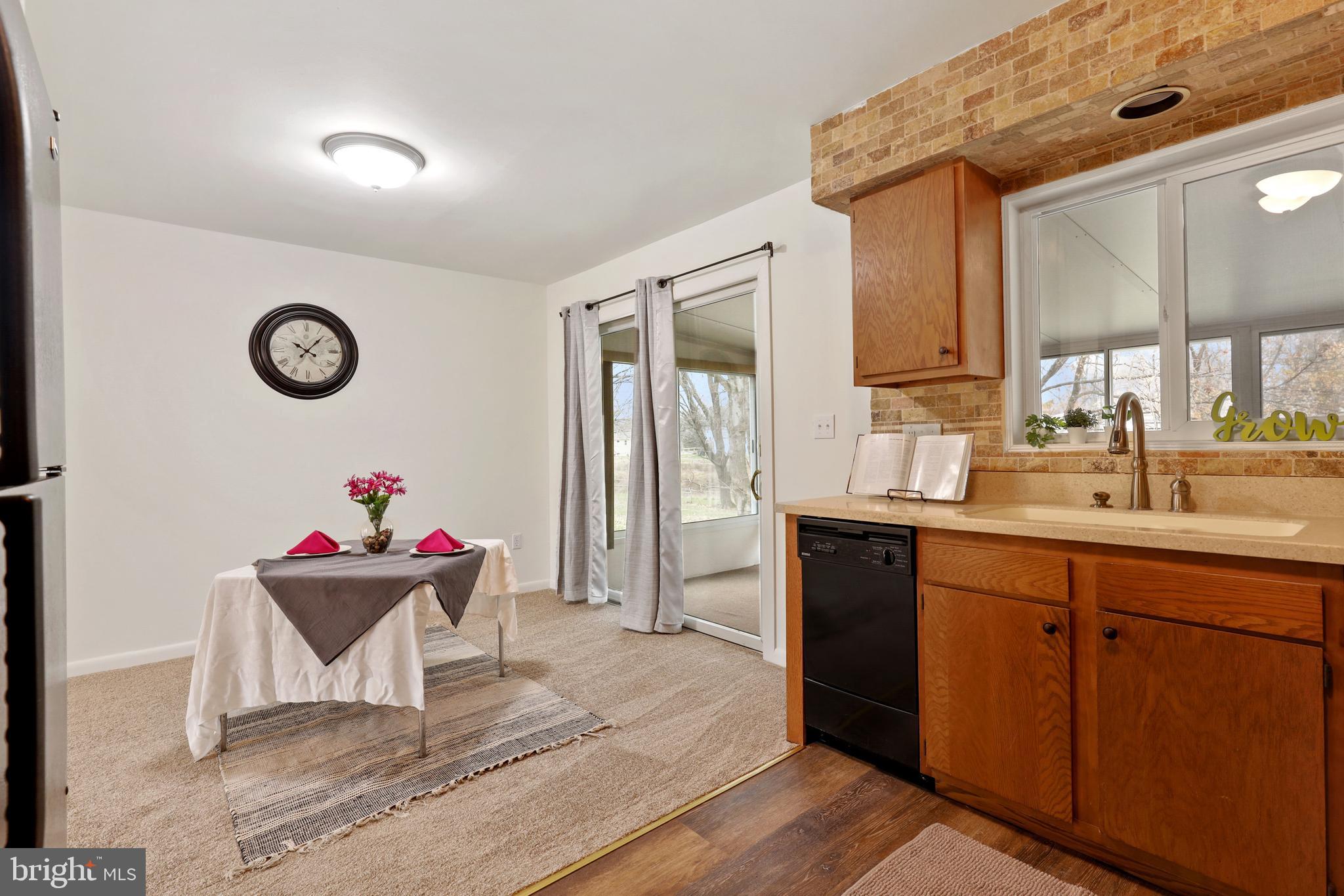 COUNTRY CLUB ESTATES - Residential