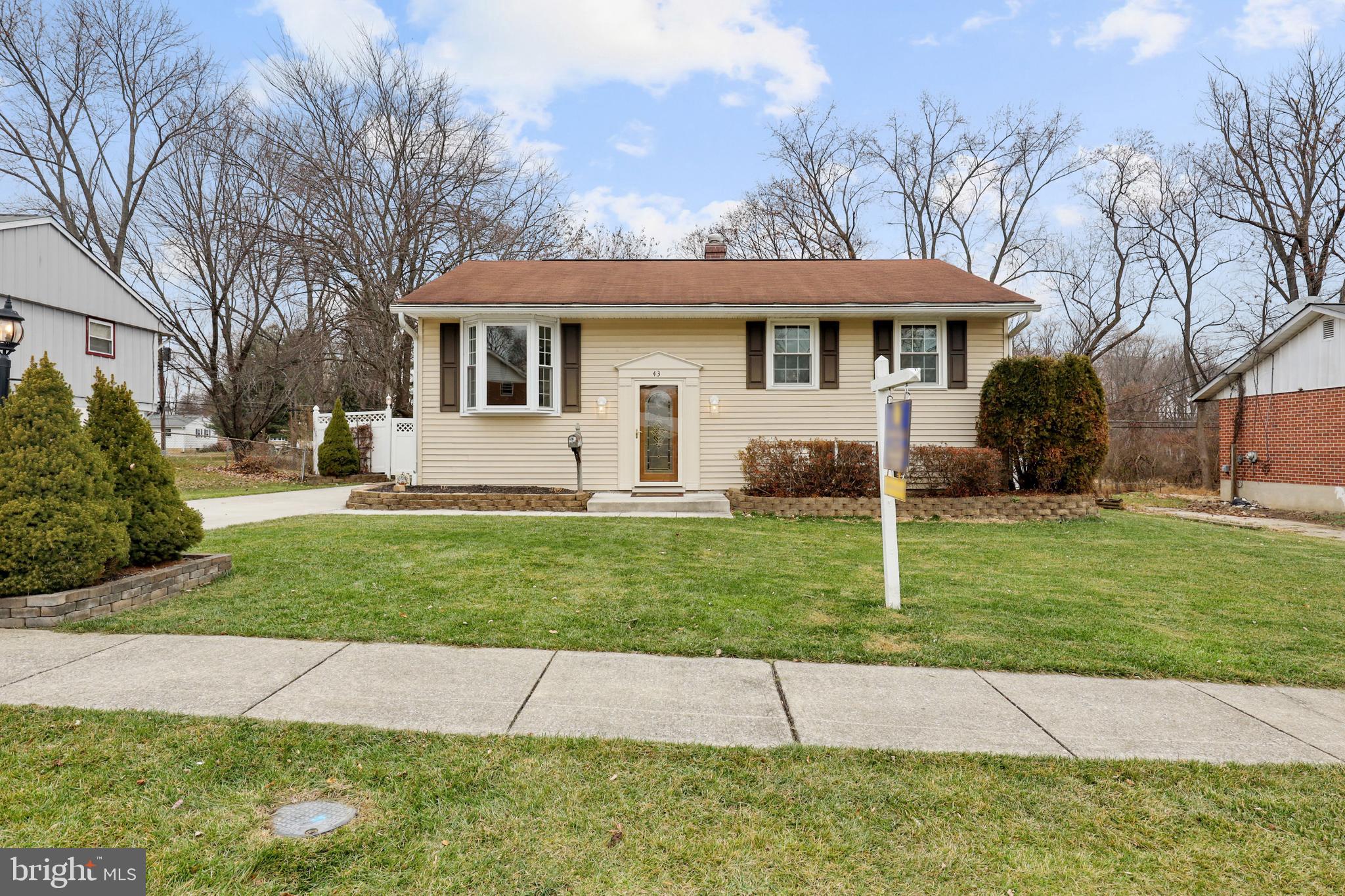 COUNTRY CLUB ESTATES - Residential