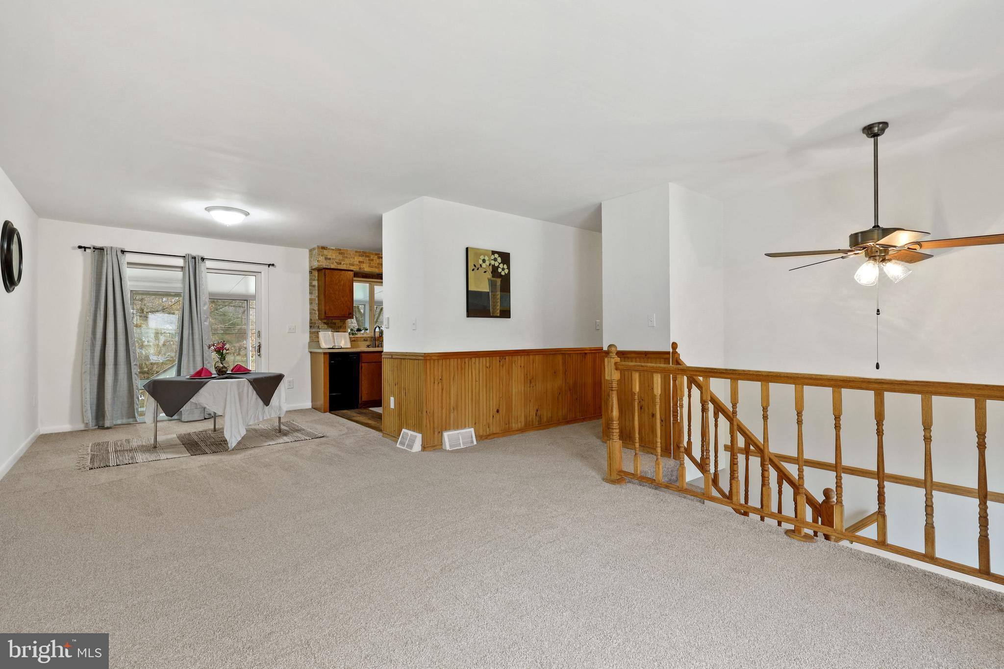 COUNTRY CLUB ESTATES - Residential