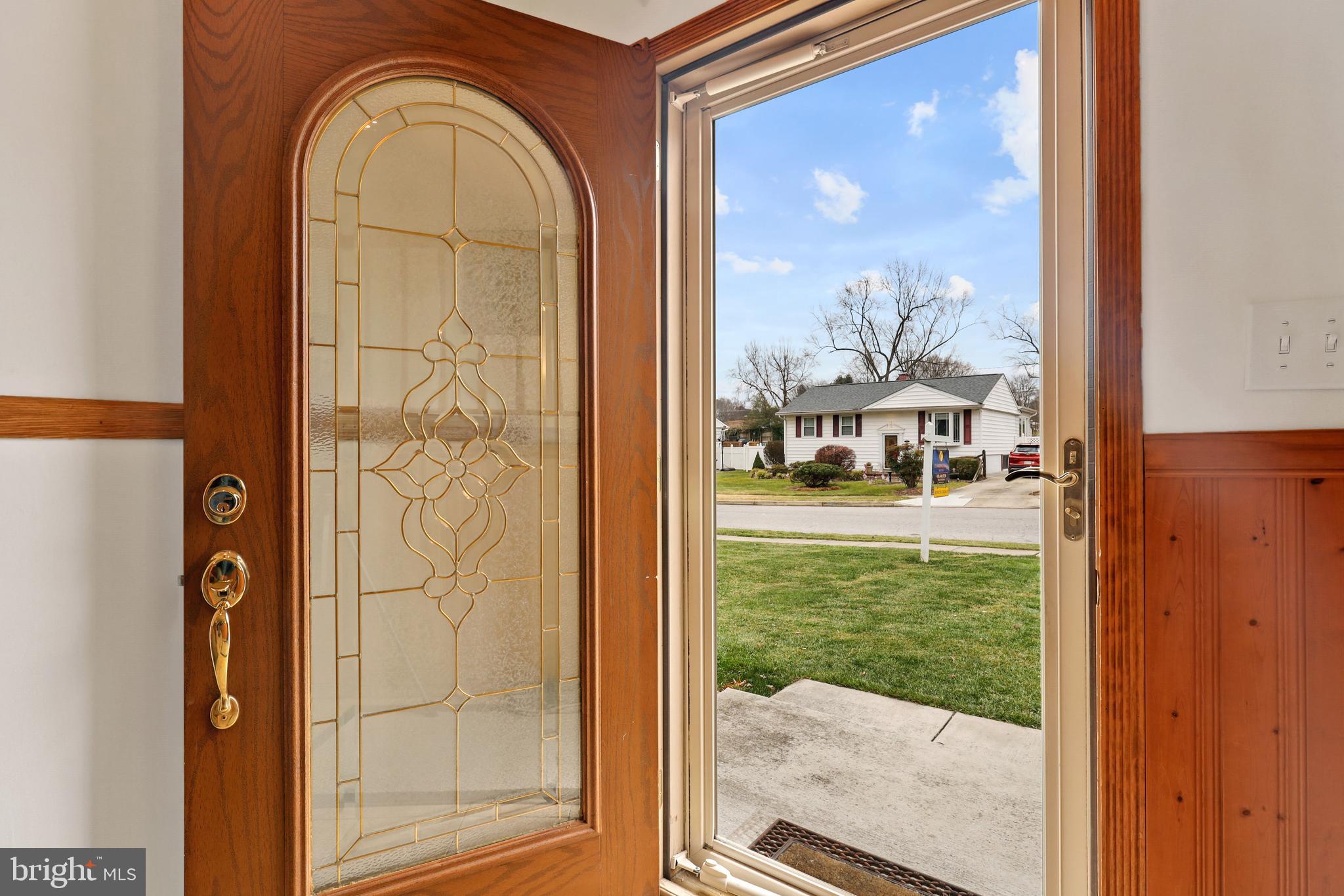 COUNTRY CLUB ESTATES - Residential