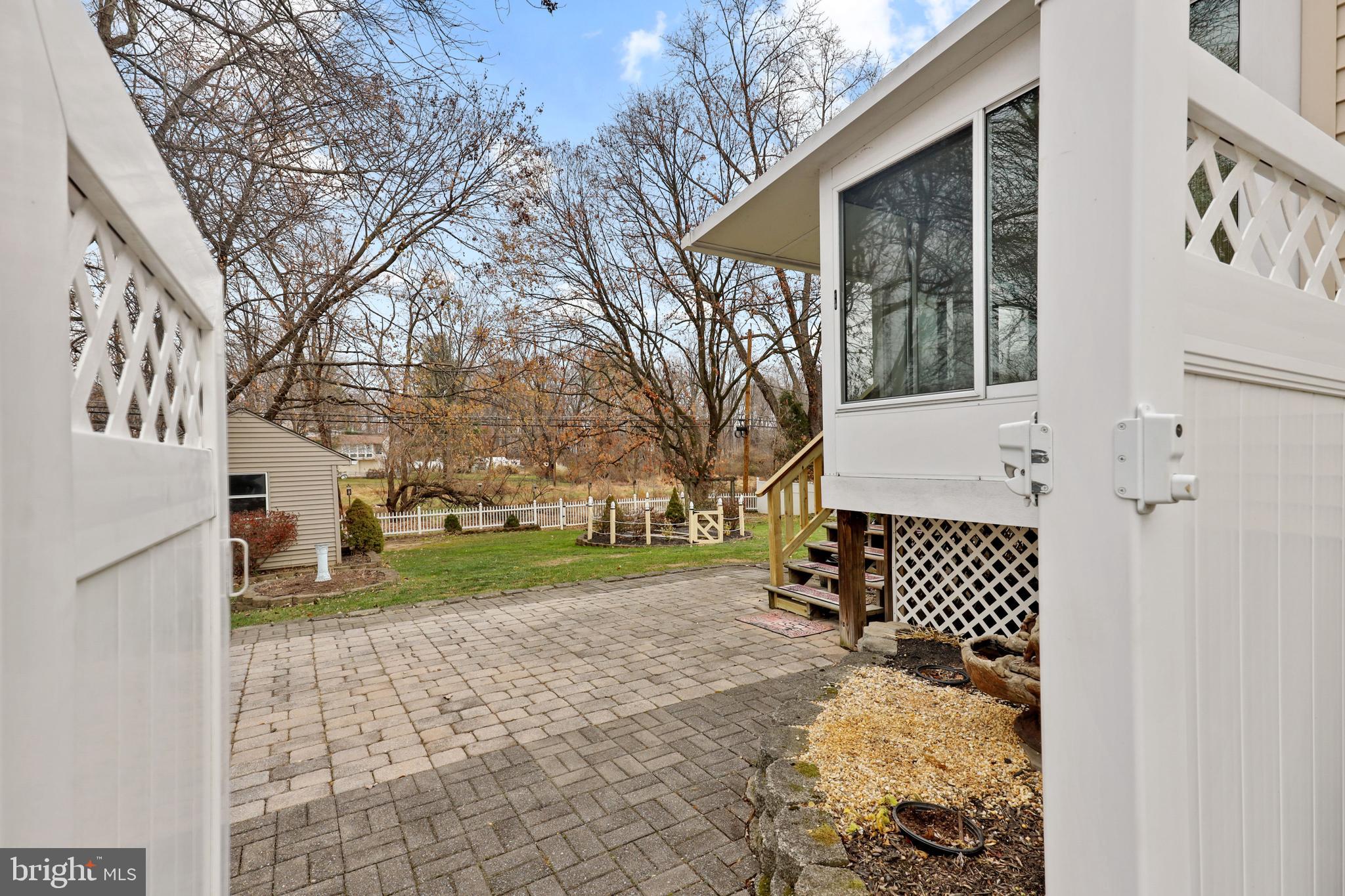 COUNTRY CLUB ESTATES - Residential