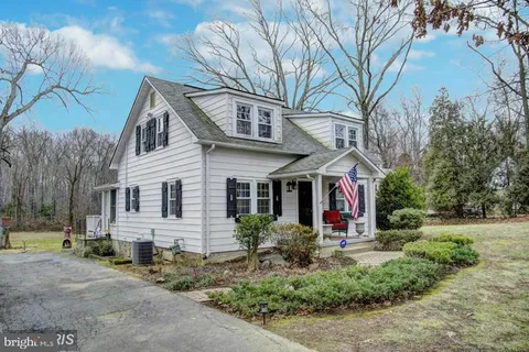 4645 Holly Avenue, Fairfax, VA MLS: VAFX2303532