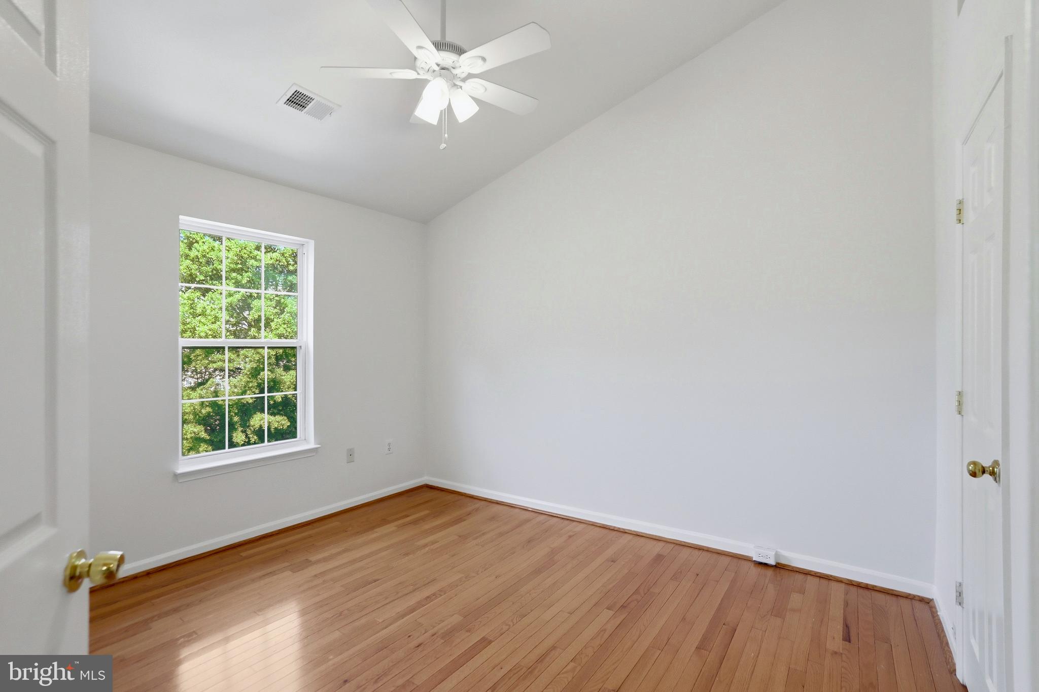 SIGNATURE AT BROADLANDS - Residential