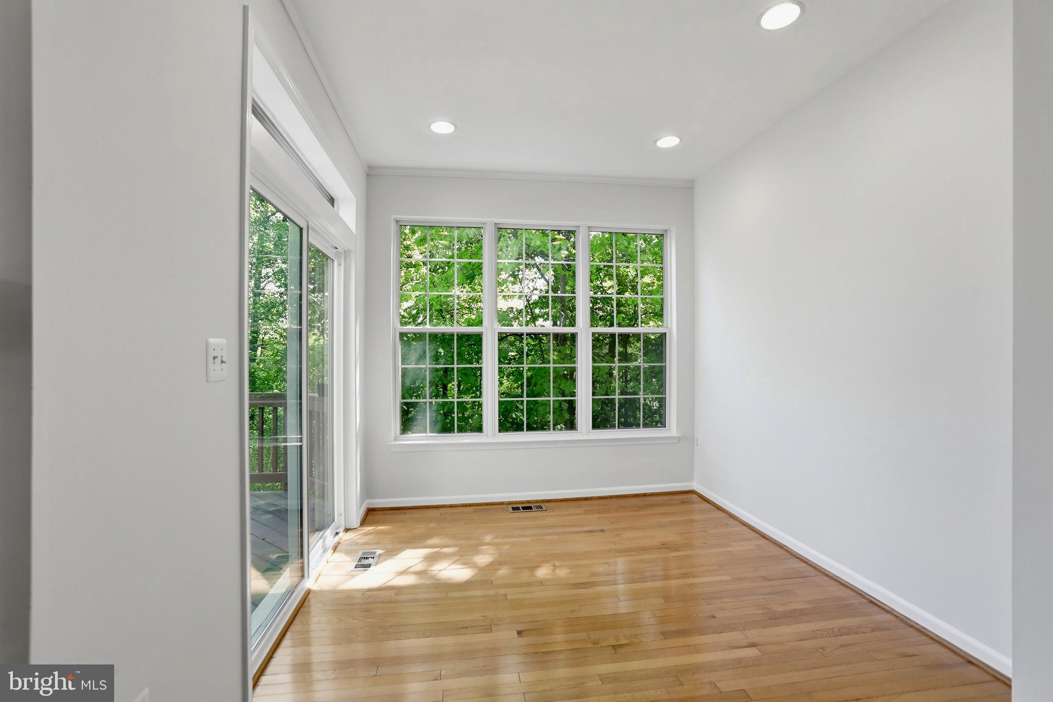 SIGNATURE AT BROADLANDS - Residential