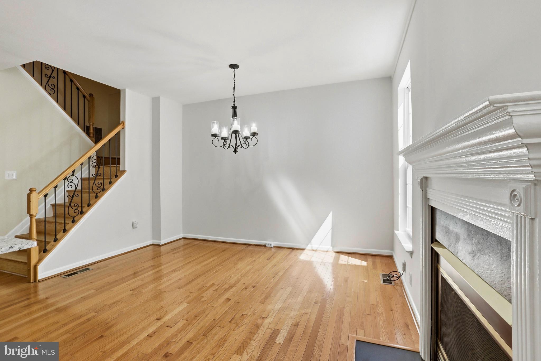 SIGNATURE AT BROADLANDS - Residential