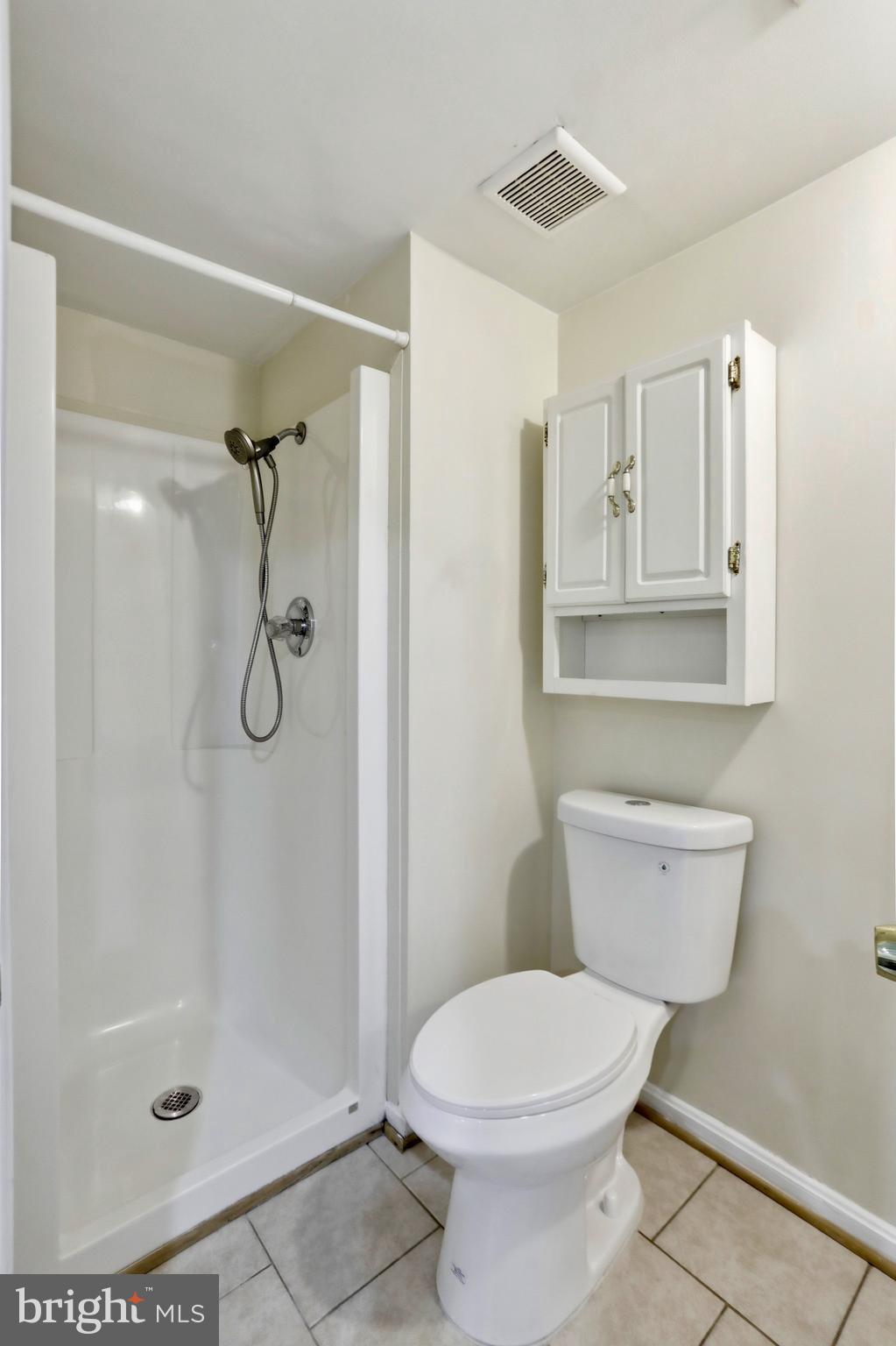 SIGNATURE AT BROADLANDS - Residential