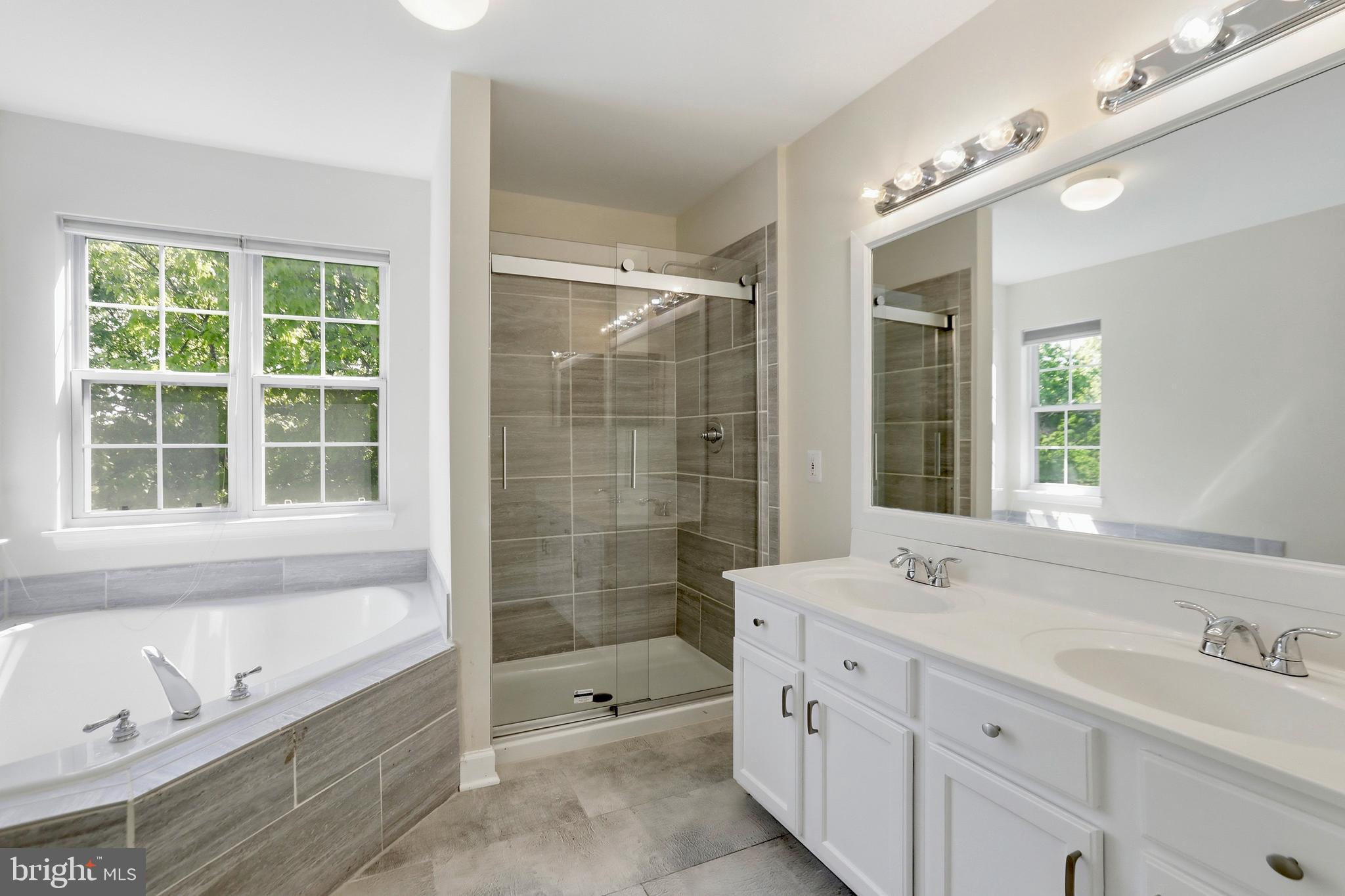 SIGNATURE AT BROADLANDS - Residential