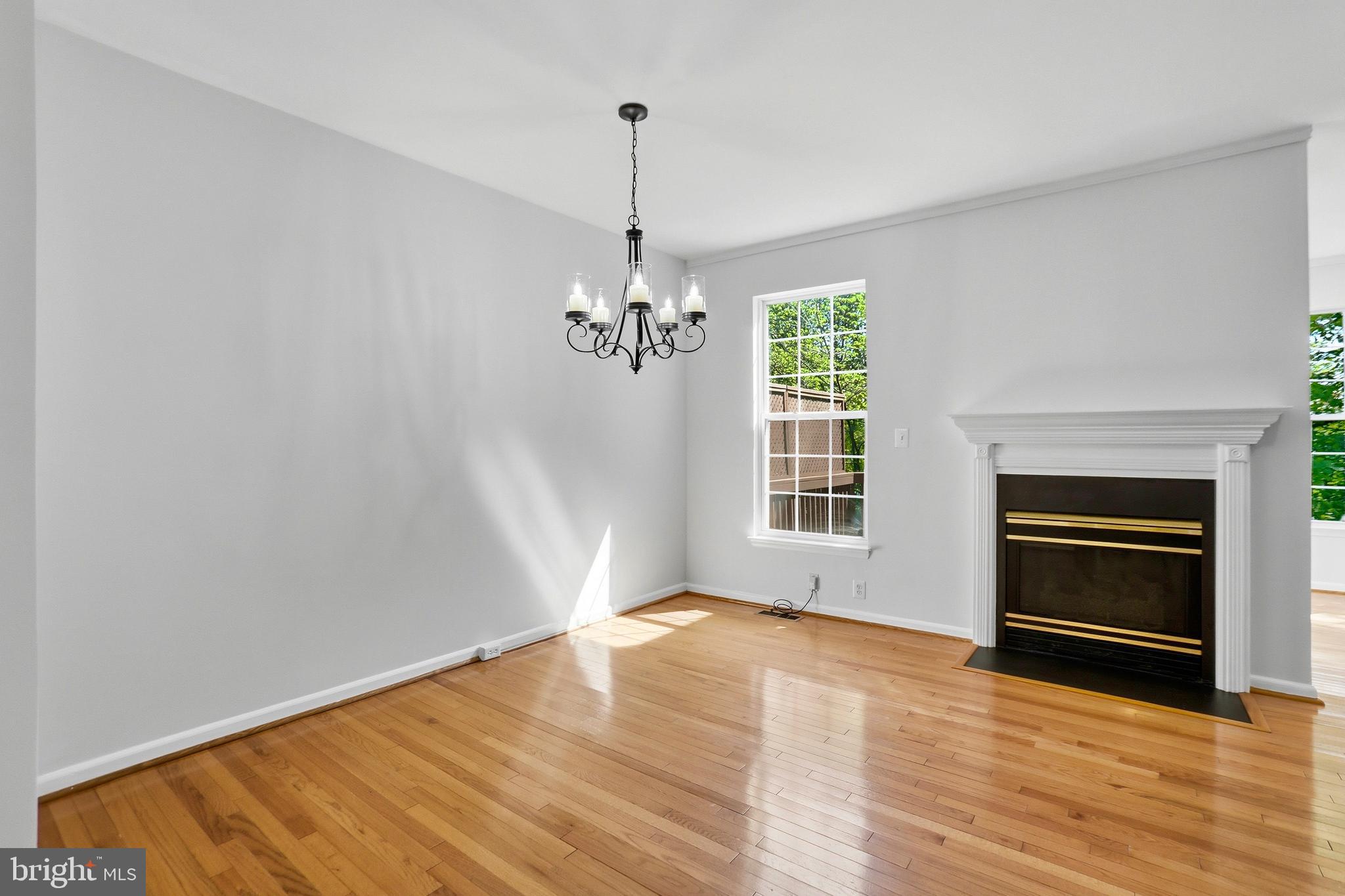 SIGNATURE AT BROADLANDS - Residential