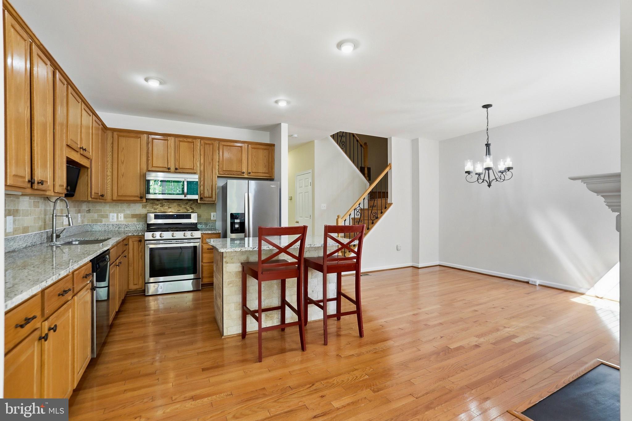 SIGNATURE AT BROADLANDS - Residential