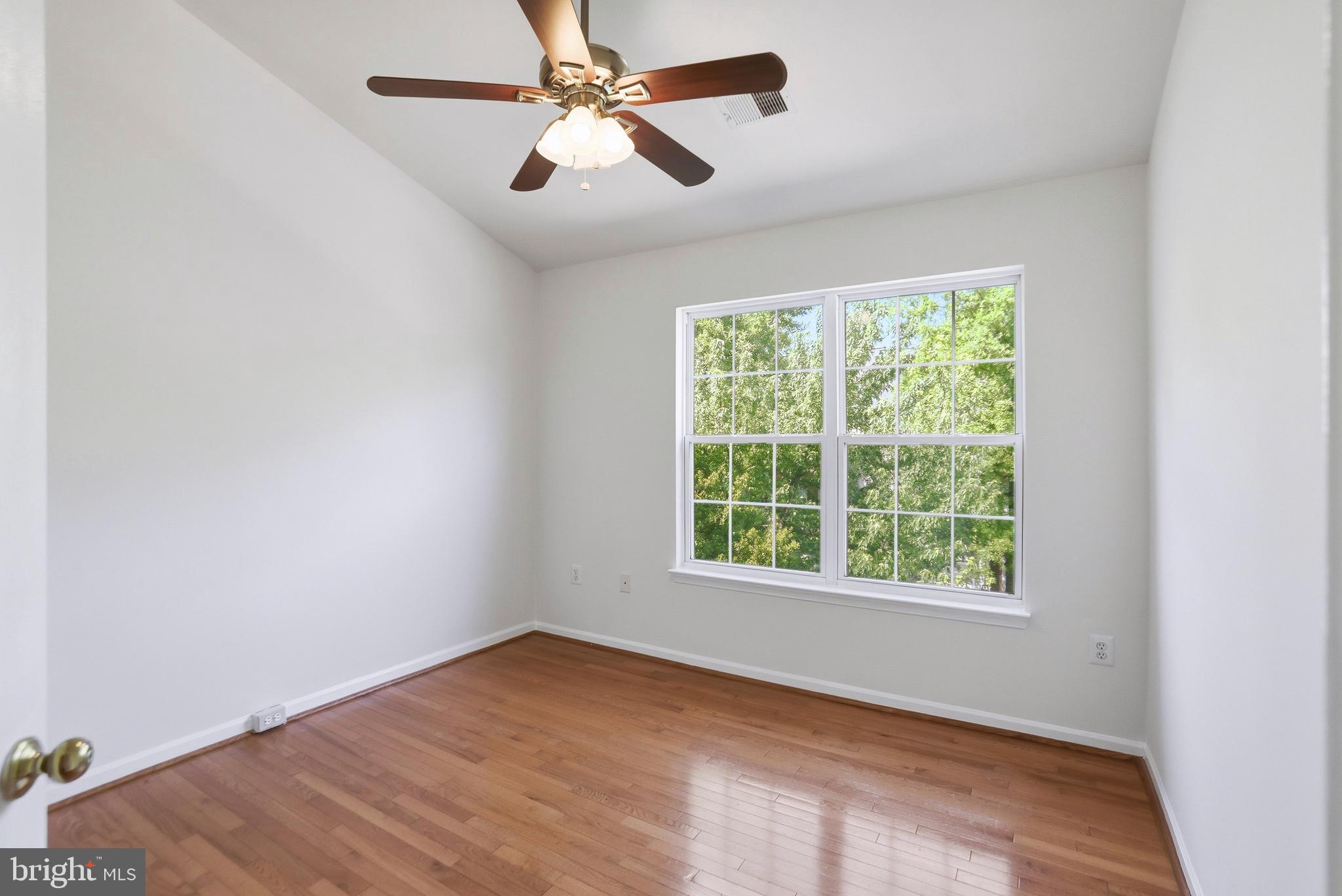 SIGNATURE AT BROADLANDS - Residential