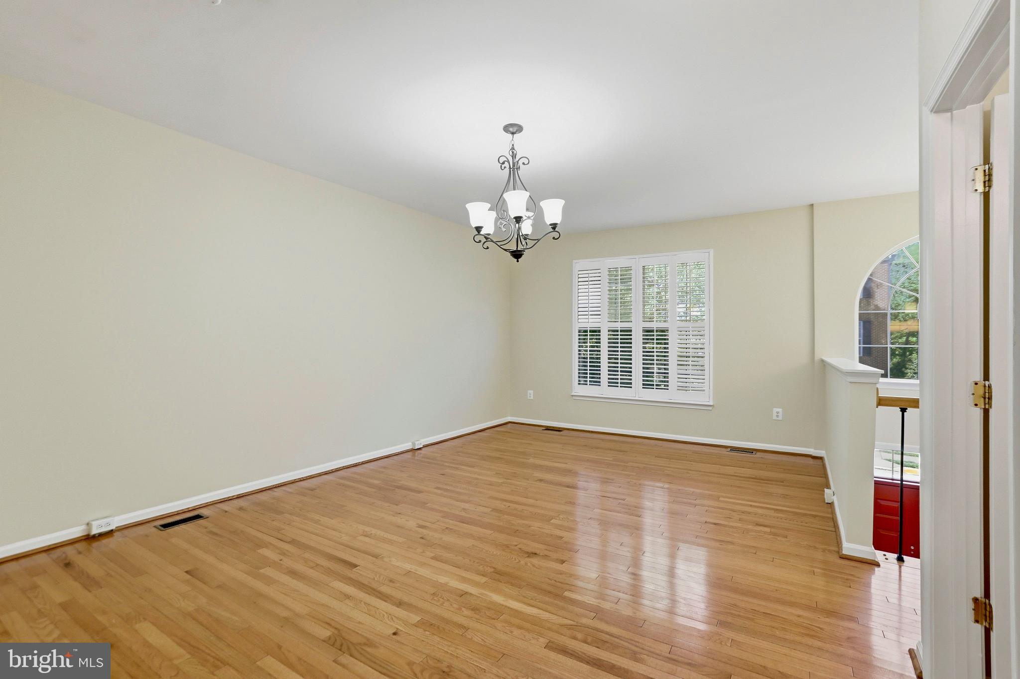 SIGNATURE AT BROADLANDS - Residential