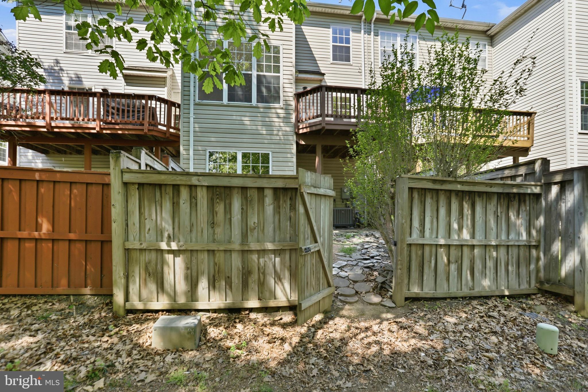 SIGNATURE AT BROADLANDS - Residential