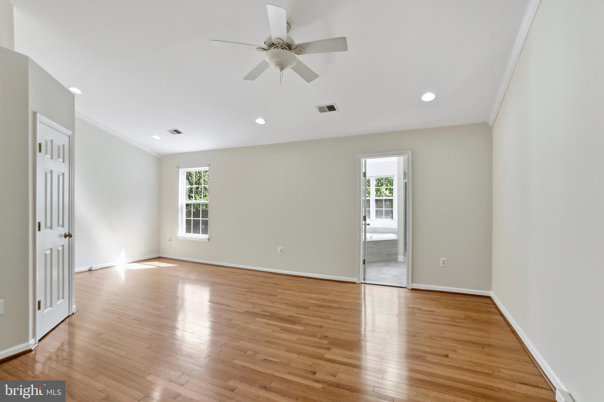 SIGNATURE AT BROADLANDS - Residential