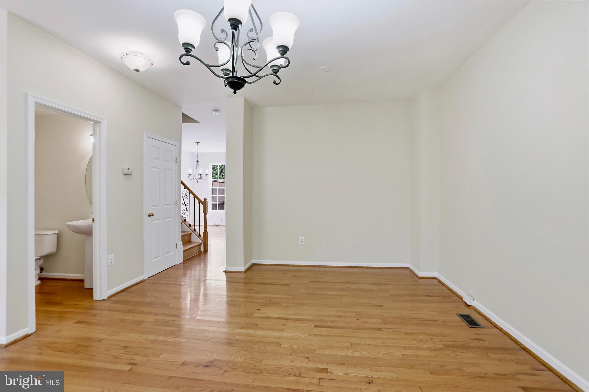 SIGNATURE AT BROADLANDS - Residential