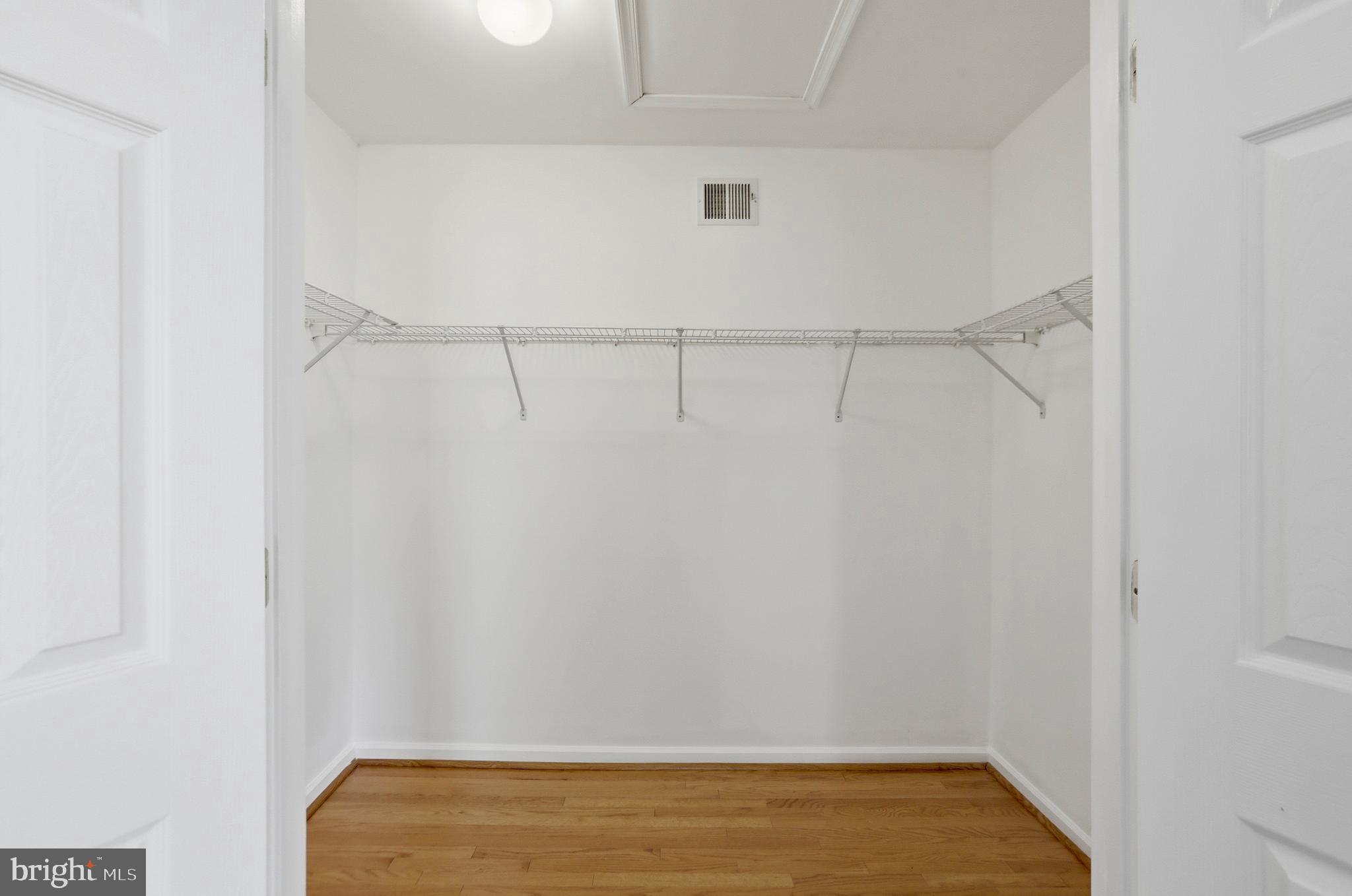 SIGNATURE AT BROADLANDS - Residential