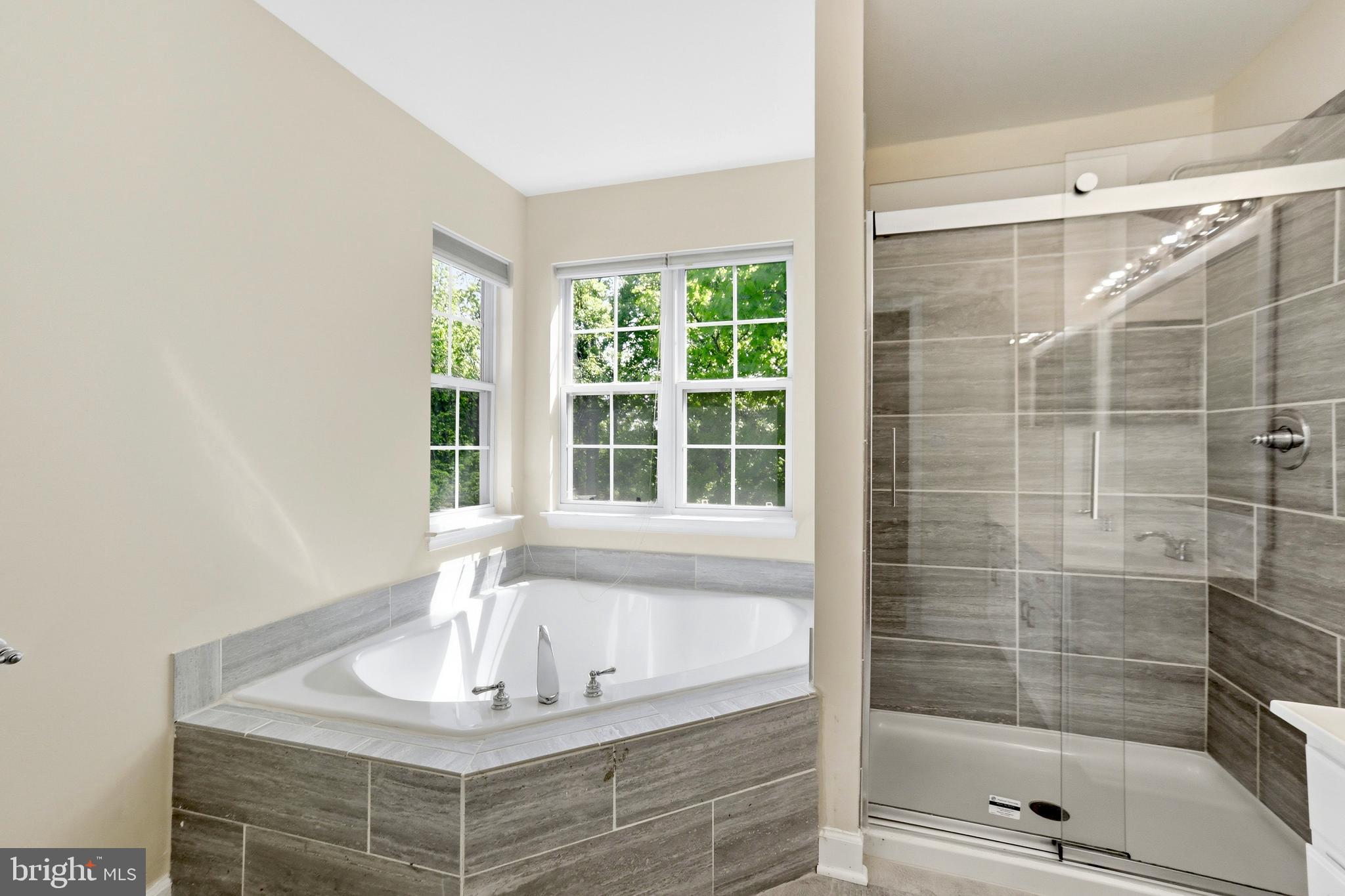 SIGNATURE AT BROADLANDS - Residential