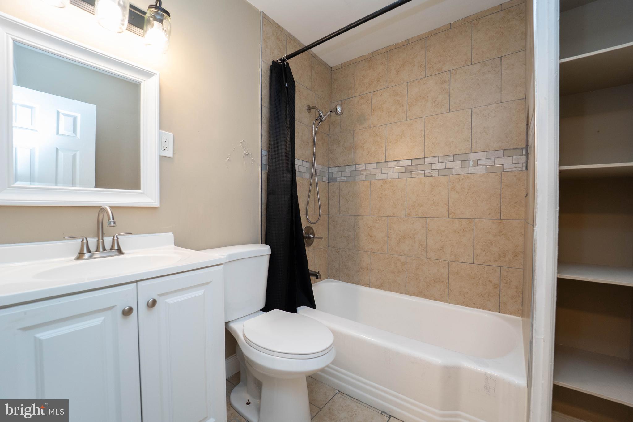 PARKLANE - Residential Lease