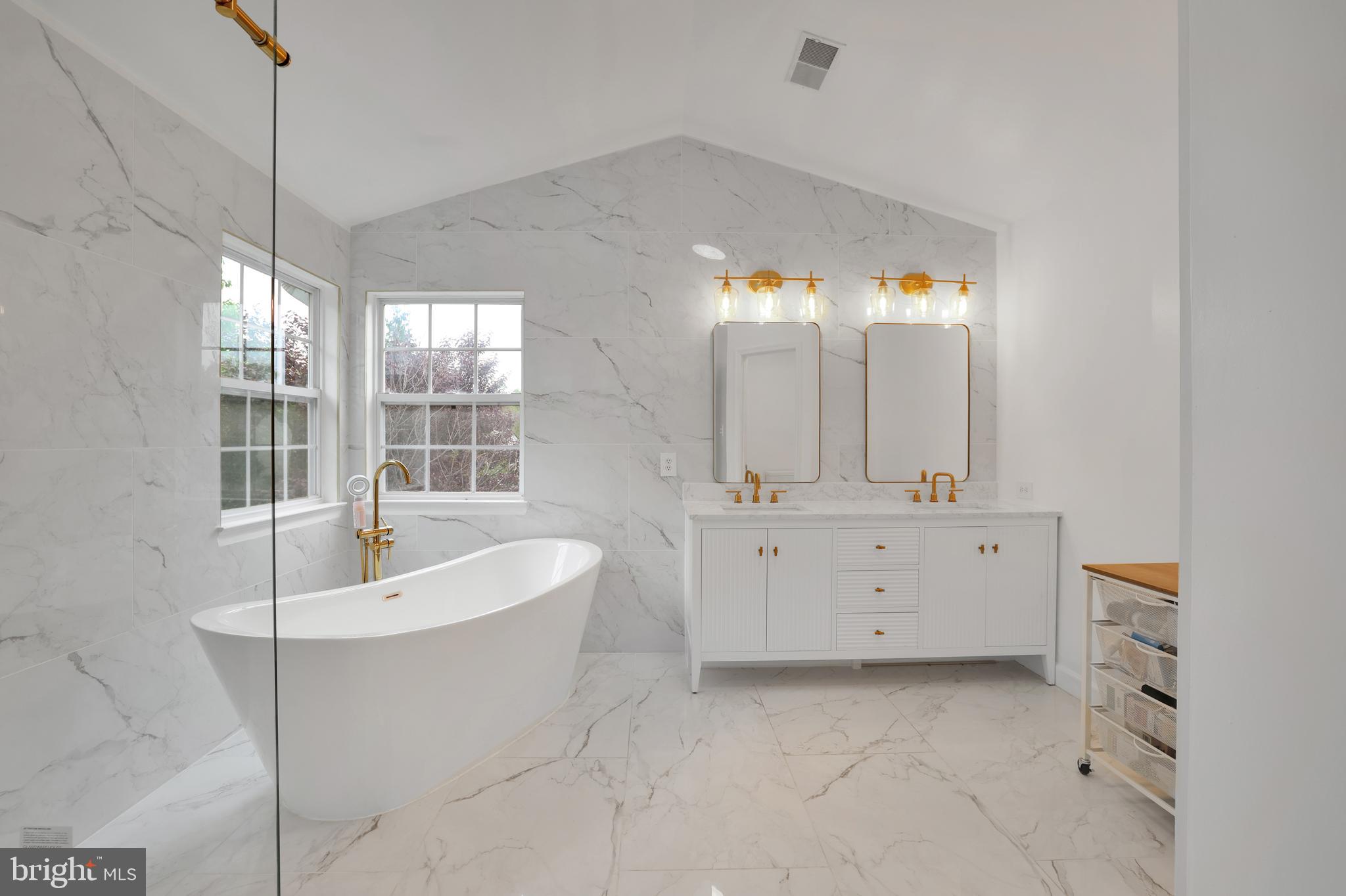 ASHBURN VILLAGE - Residential